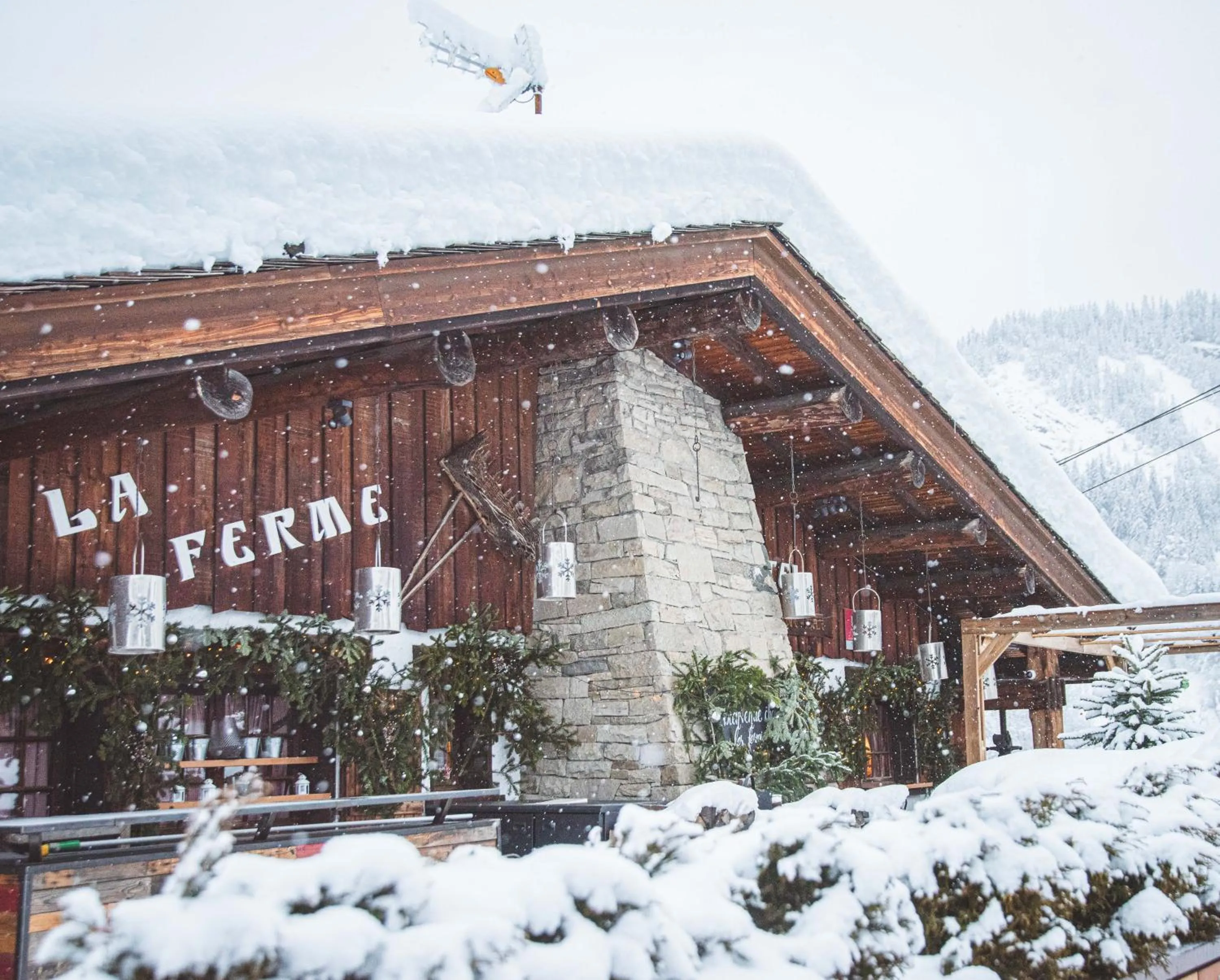 Property building in La Ferme