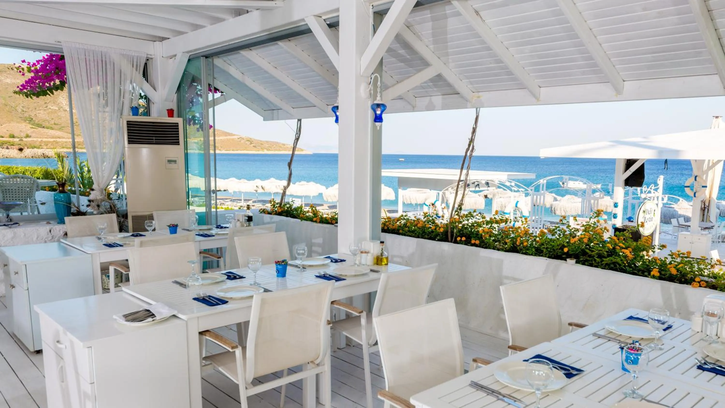 Restaurant/Places to Eat in Hotel Mavi Beyaz