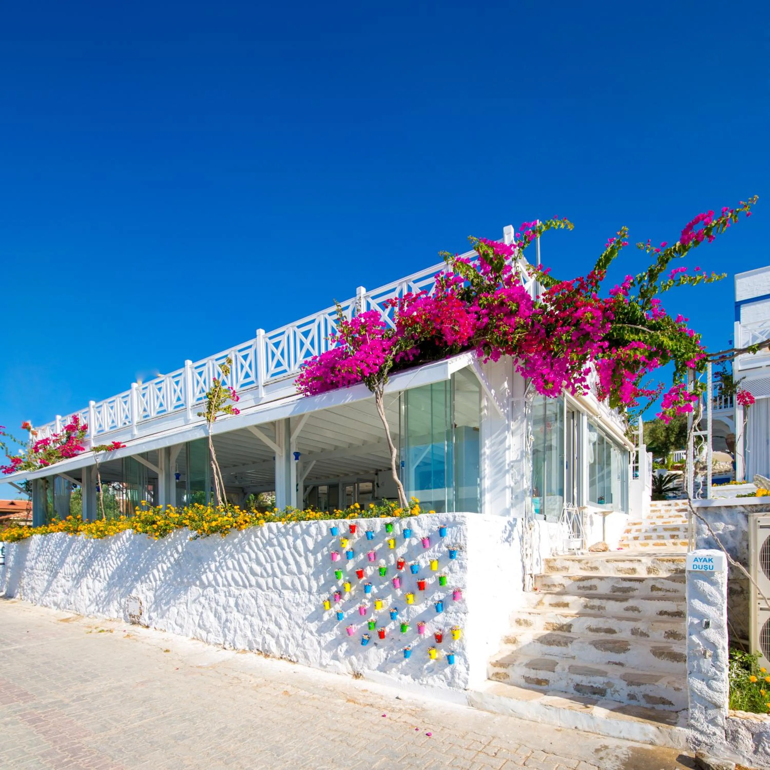 Property Building in Hotel Mavi Beyaz