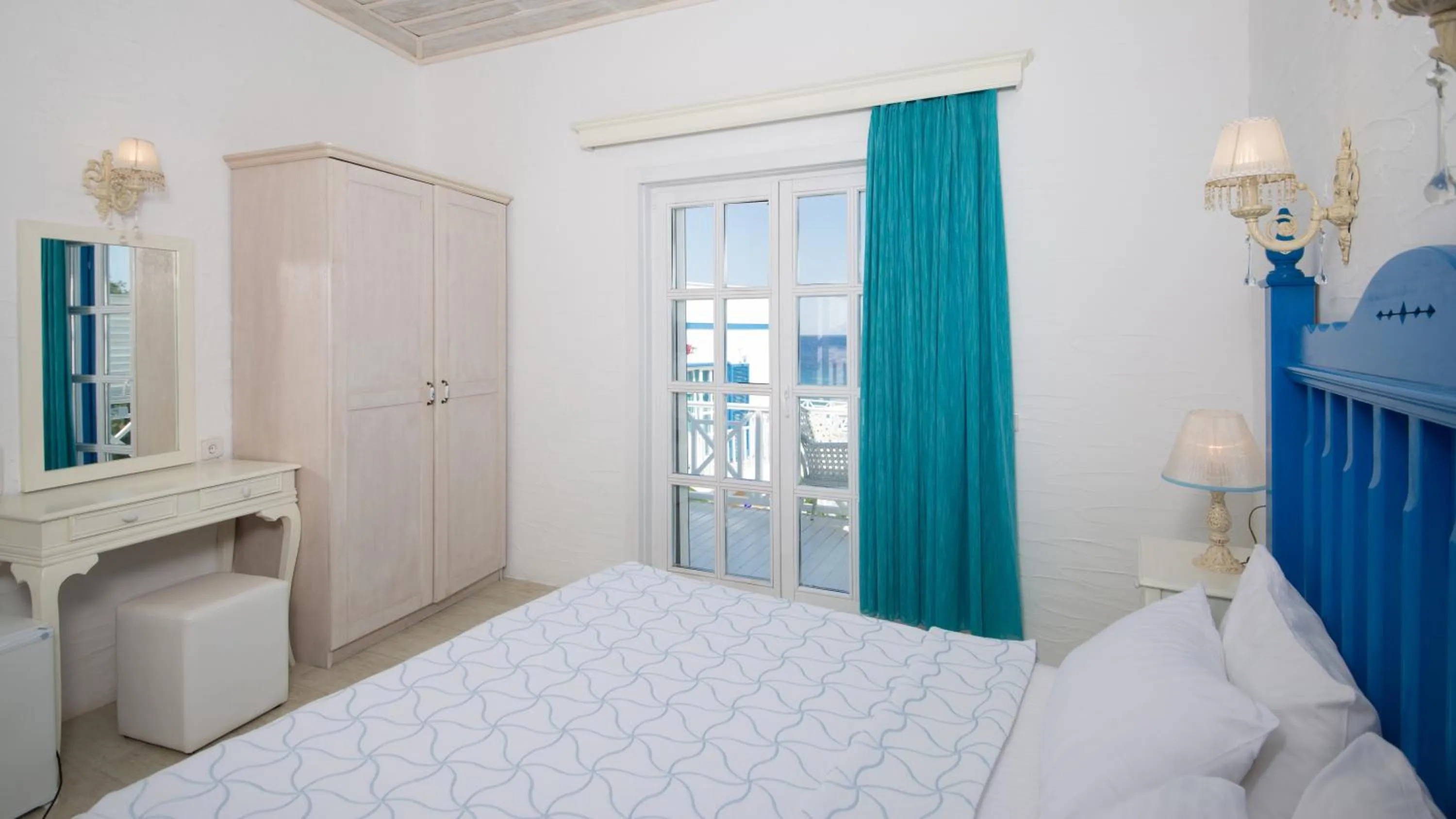 Bed in Hotel Mavi Beyaz