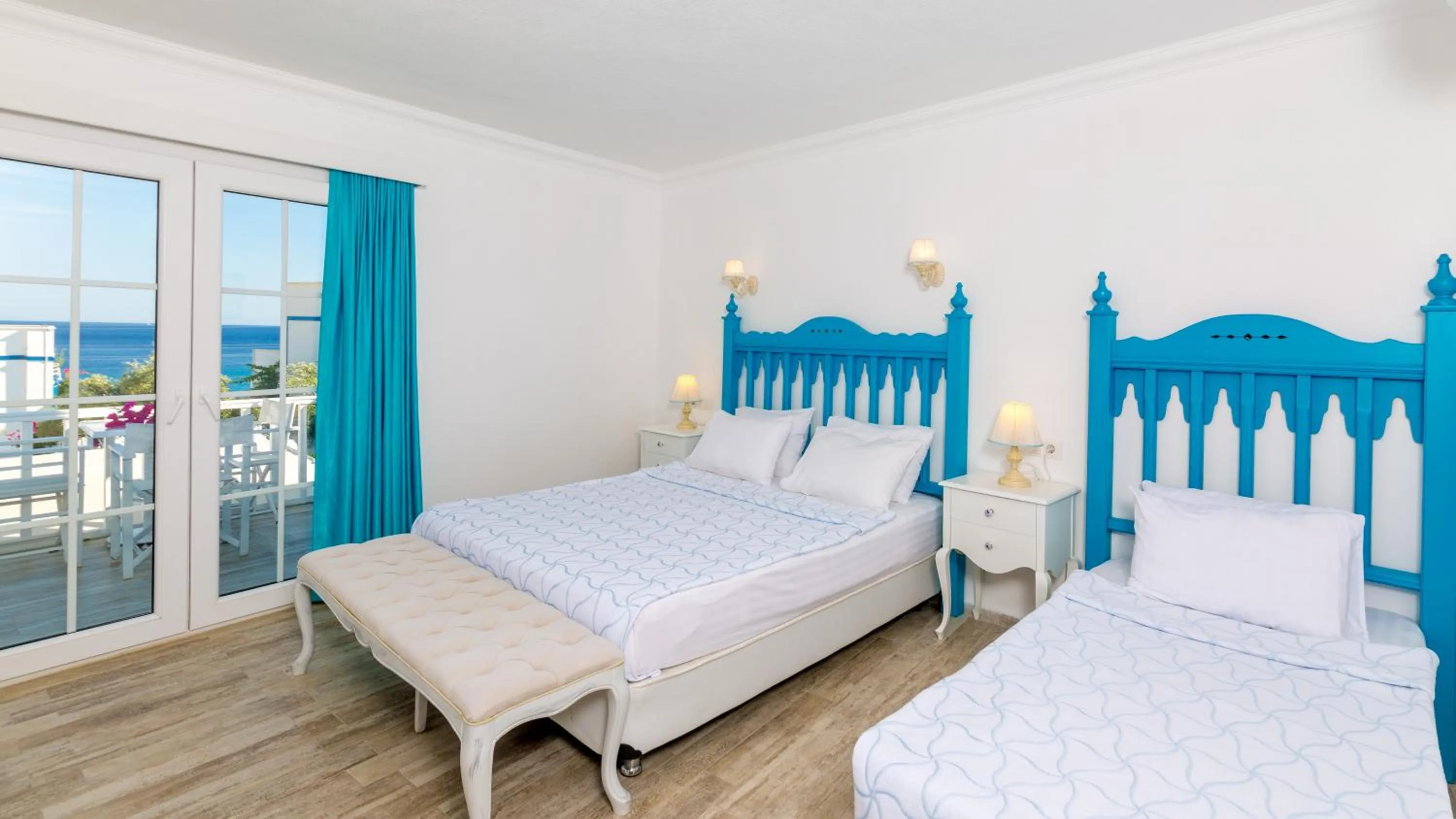 Bed in Hotel Mavi Beyaz