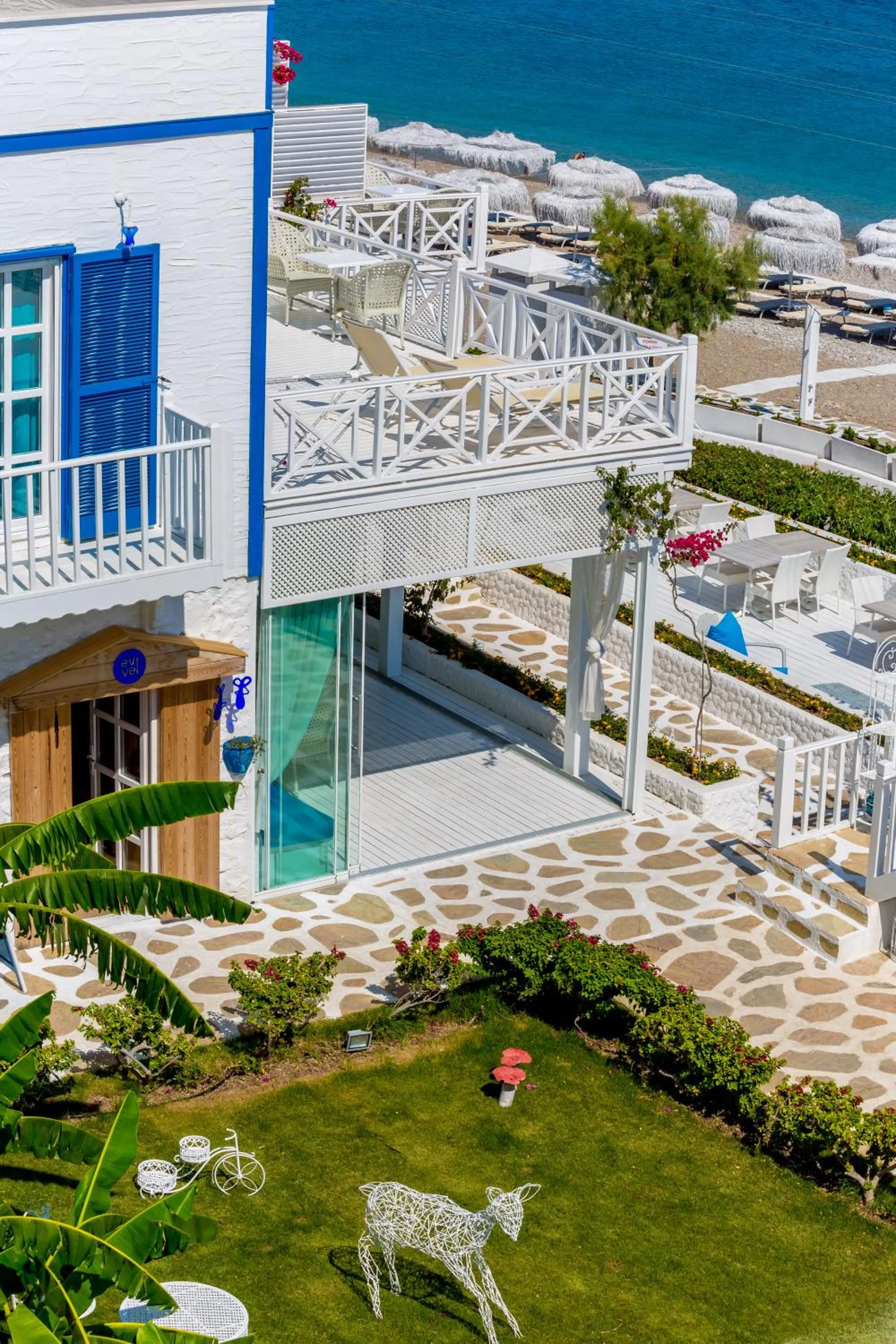 Property Building in Hotel Mavi Beyaz