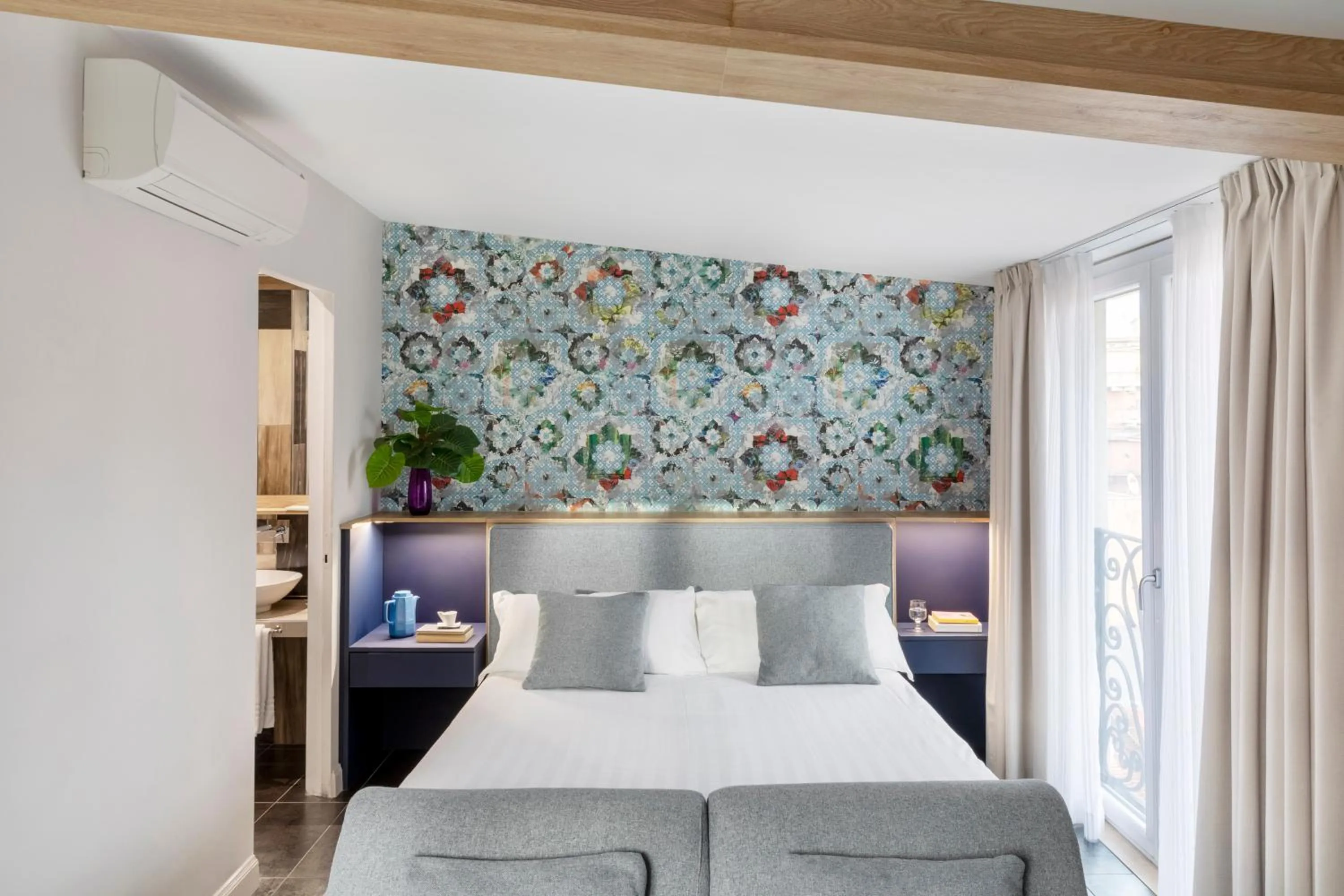 Bedroom, Bed in Patrizia Romana Palace