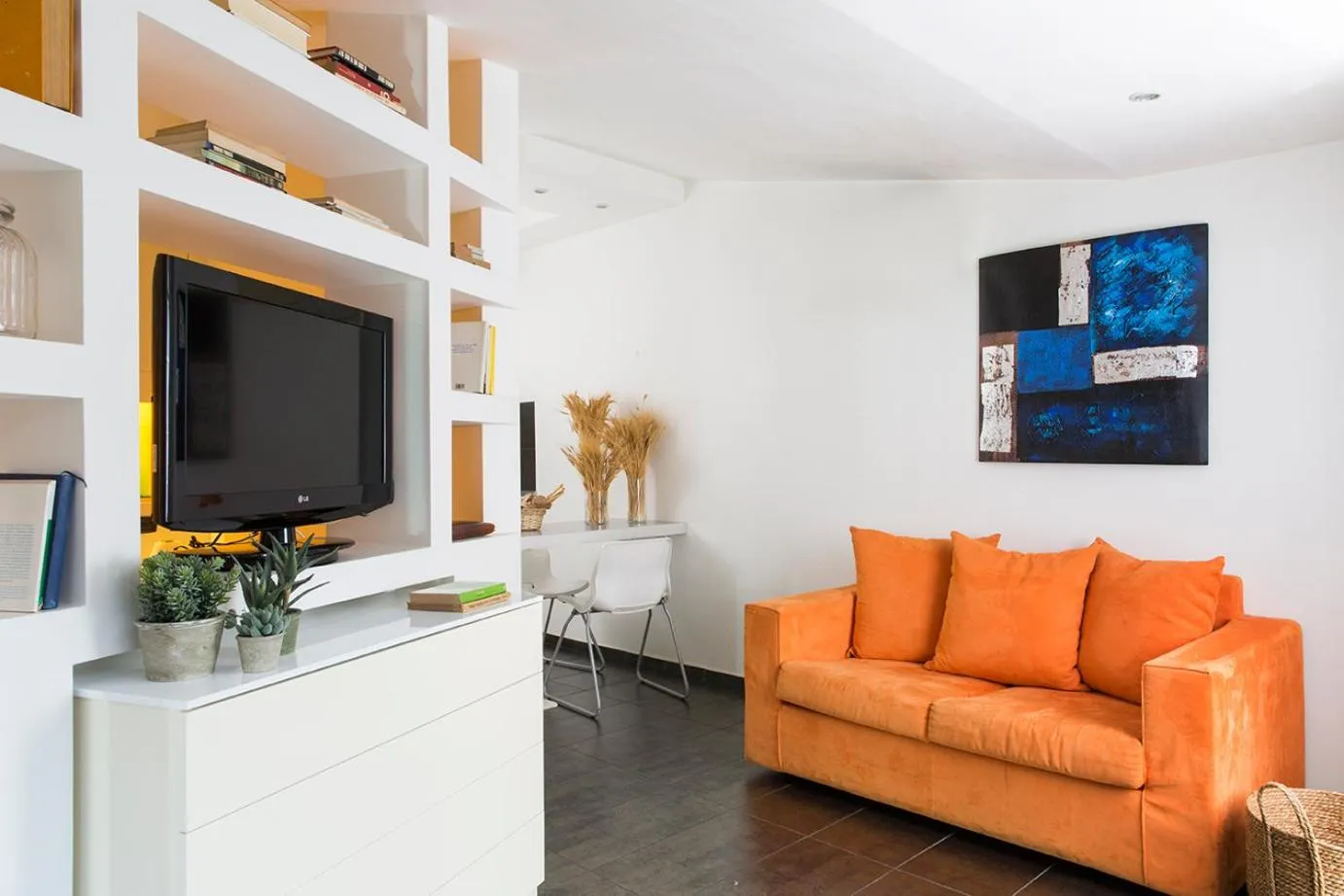 TV and multimedia in Patrizia Romana Palace