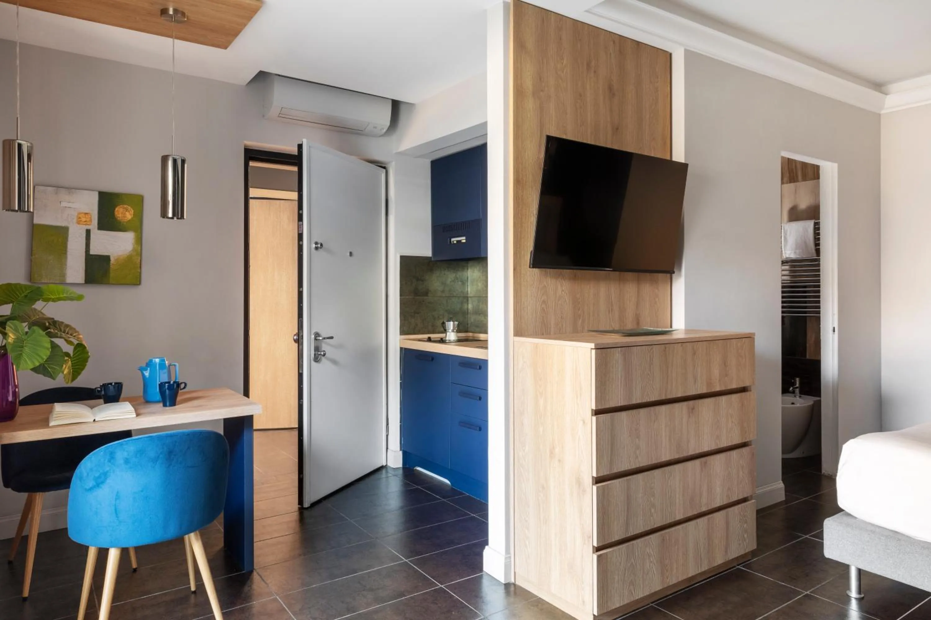 TV and multimedia in Patrizia Romana Palace