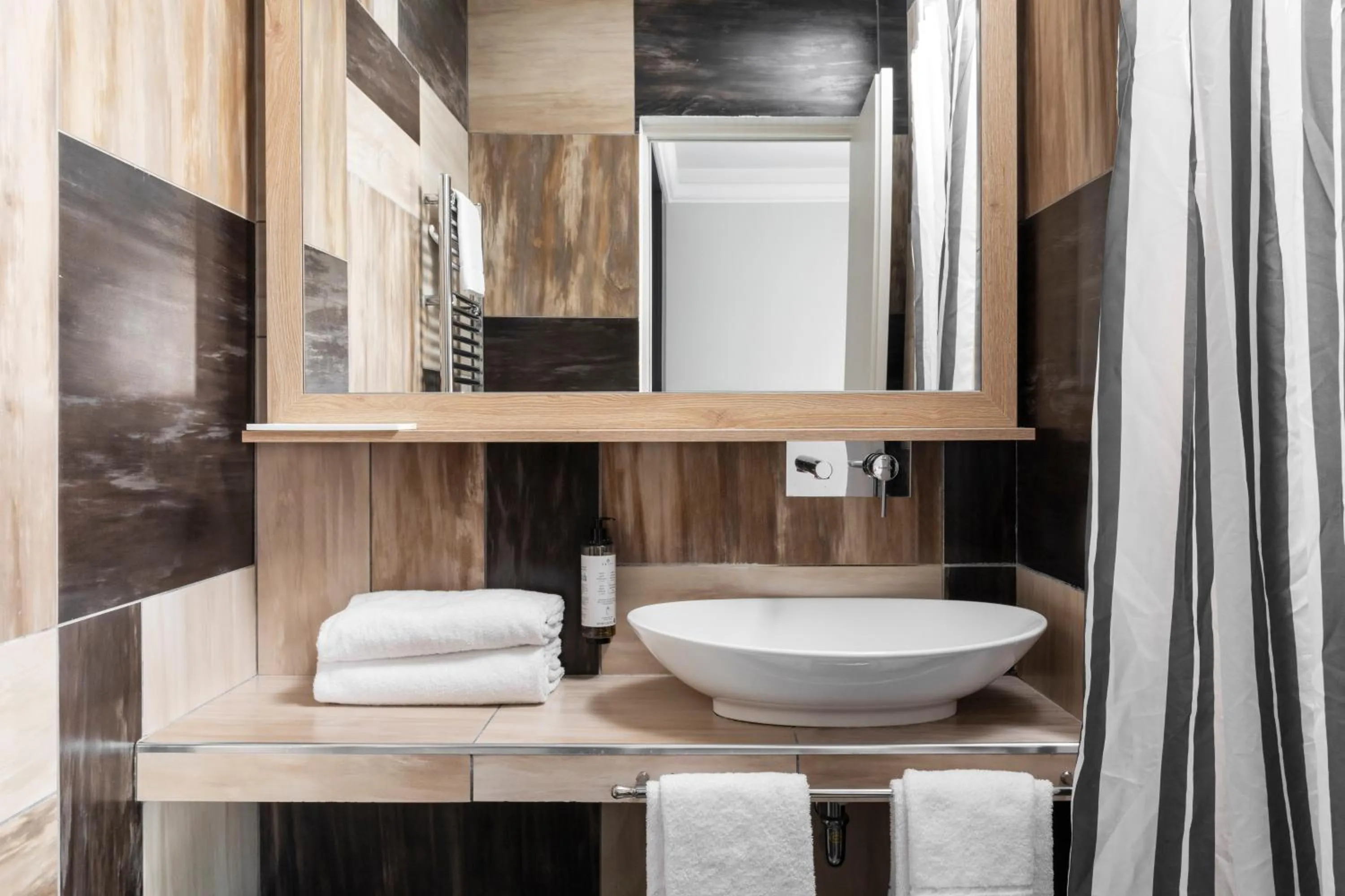 Shower in Patrizia Romana Palace