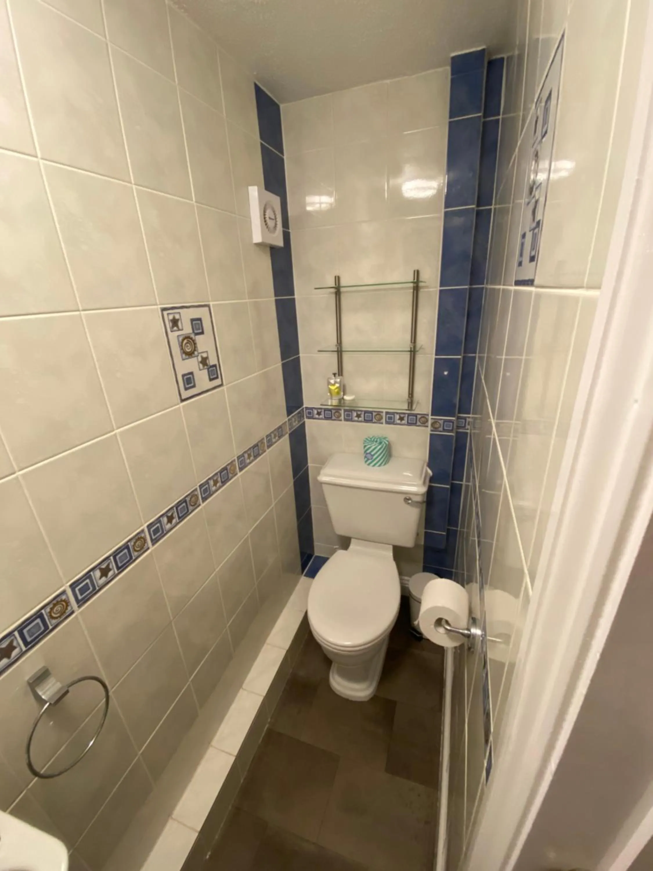 Bathroom in Fairlawns Guest House