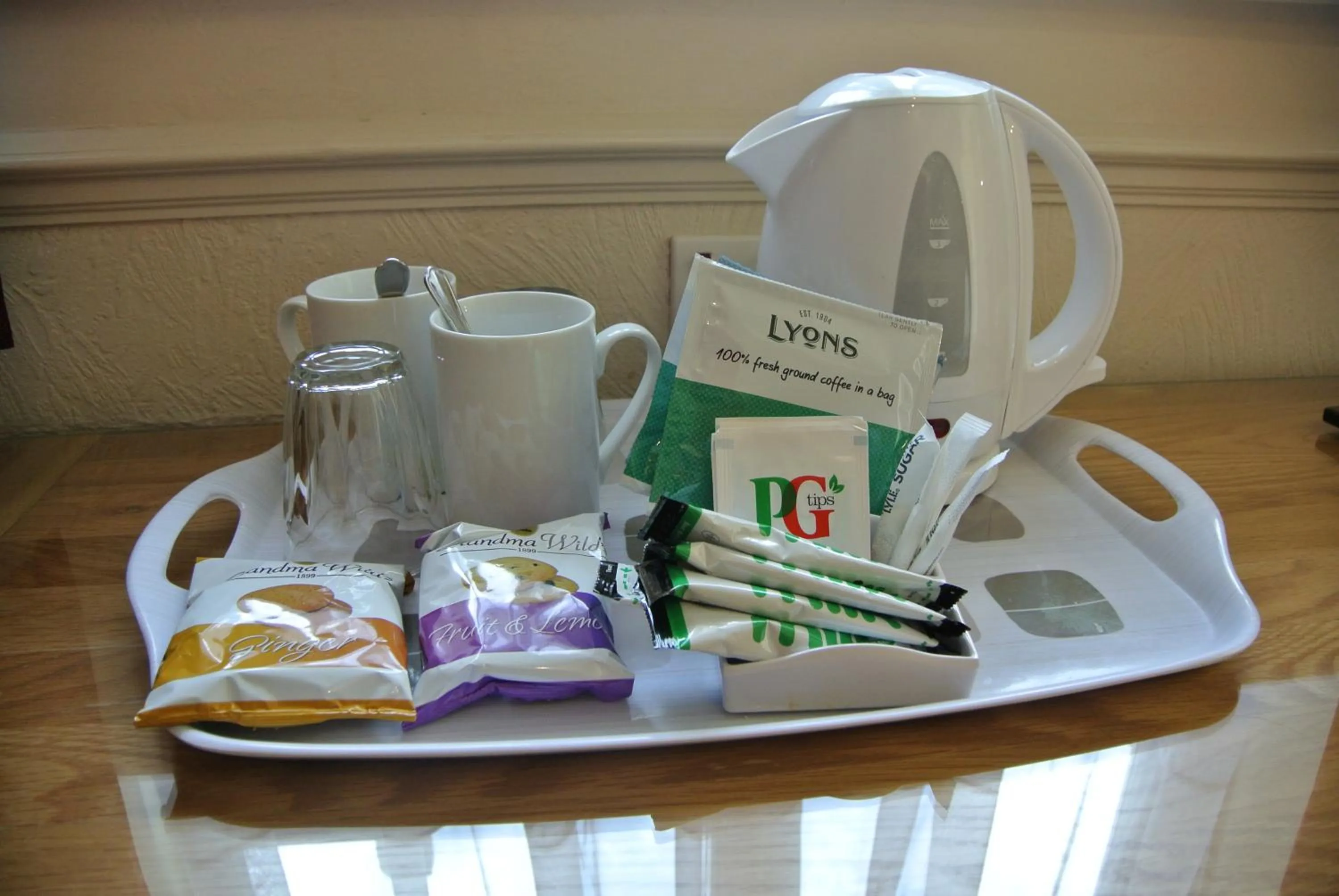 Food and drinks in Fairlawns Guest House