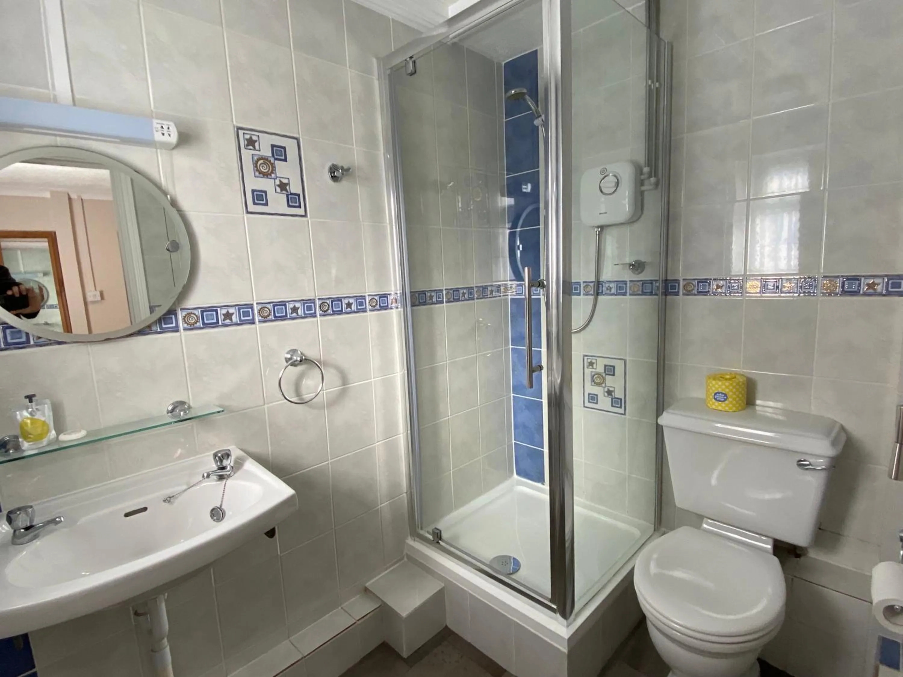 Bathroom in Fairlawns Guest House