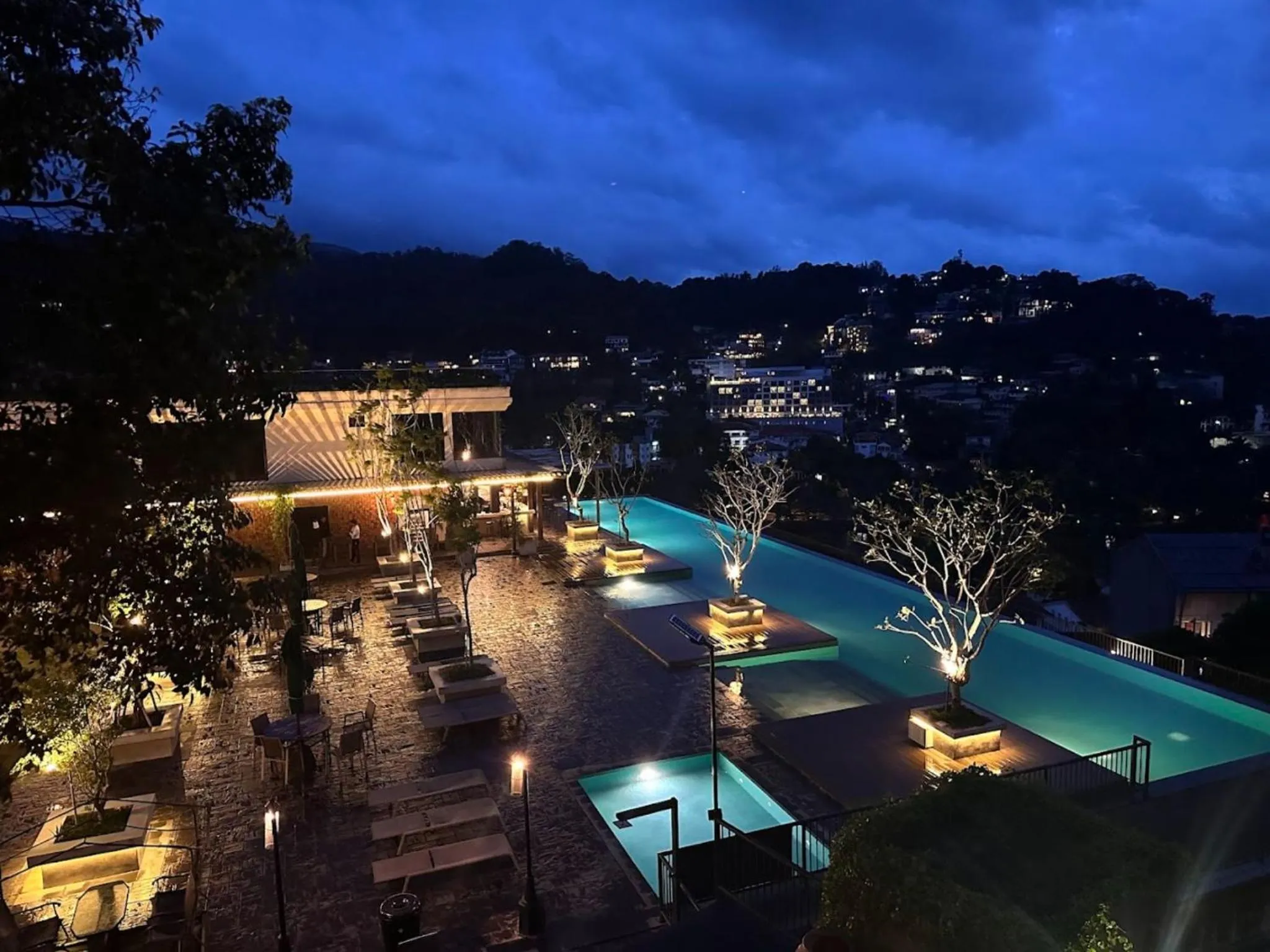 Night in Thilanka Hotel