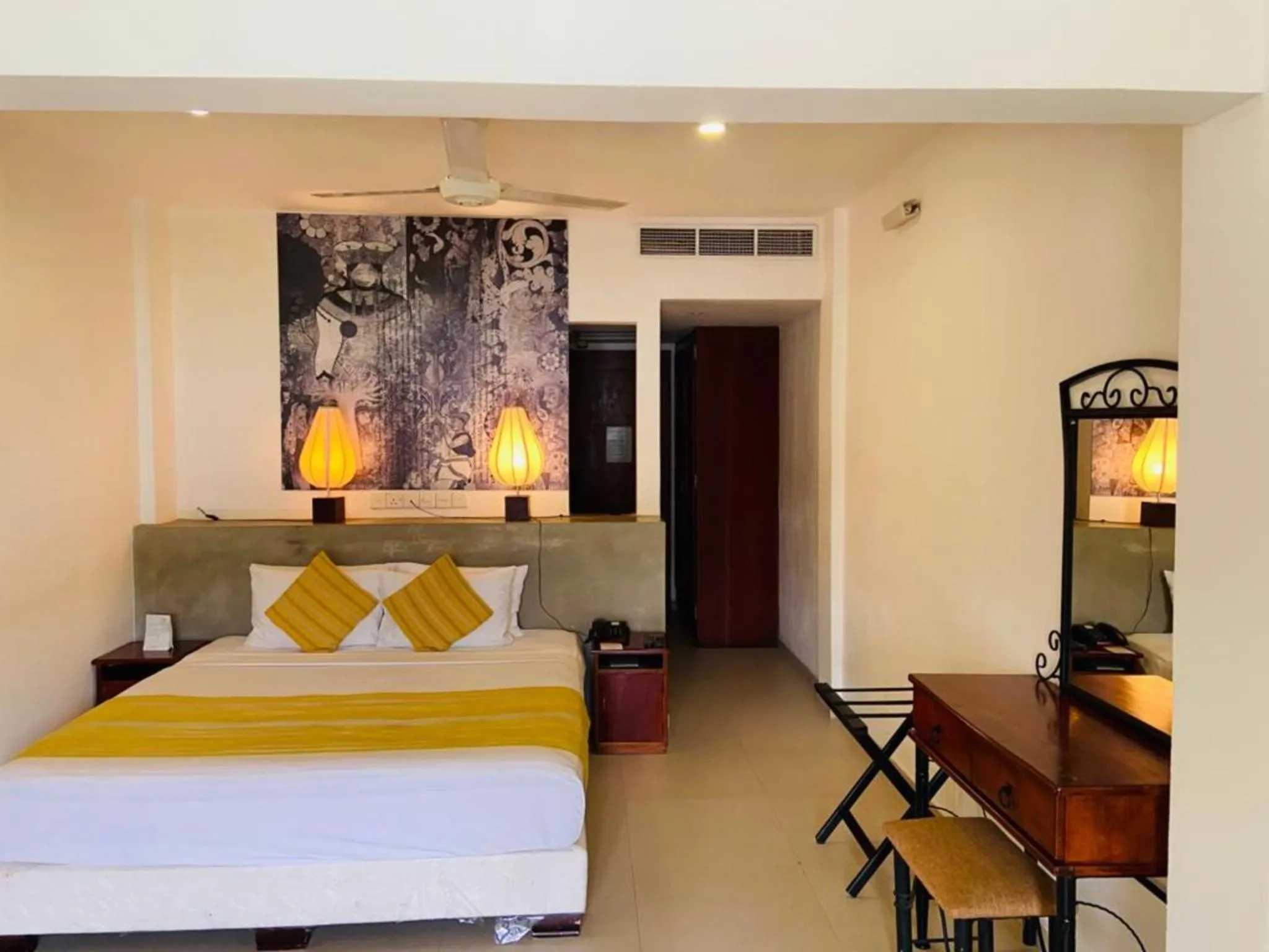 Bed in Thilanka Hotel