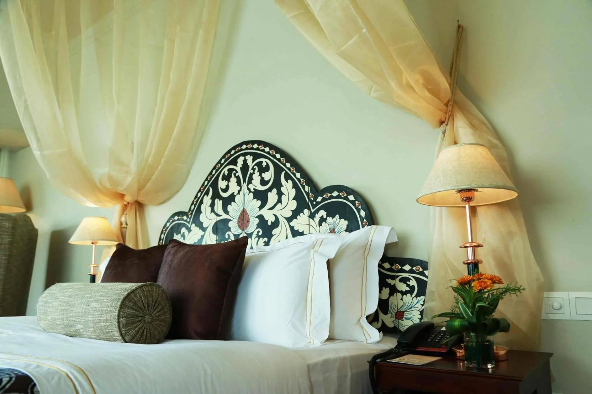 Bed in Thilanka Hotel