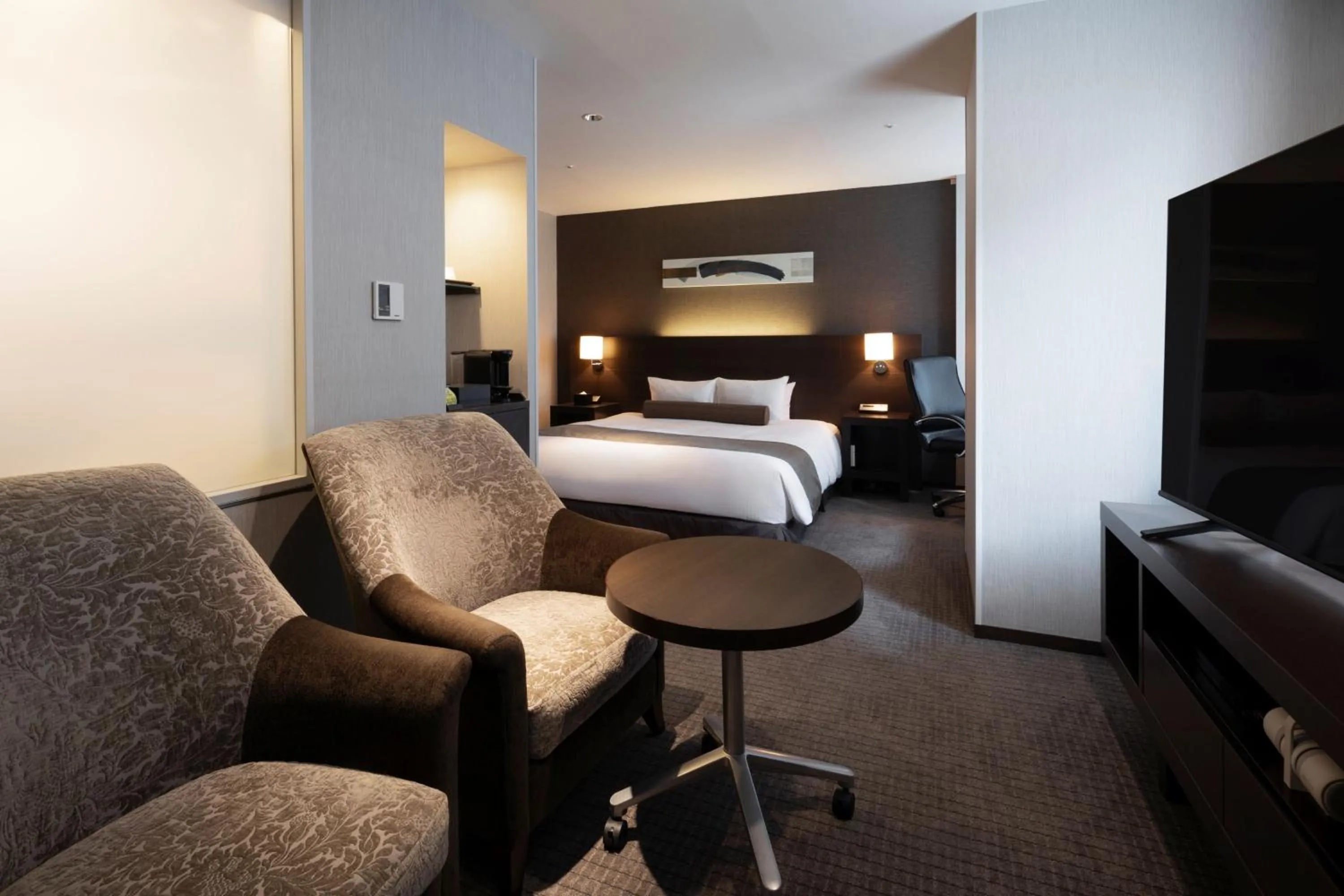 Photo of the whole room, Bed in Sapporo Grand Hotel