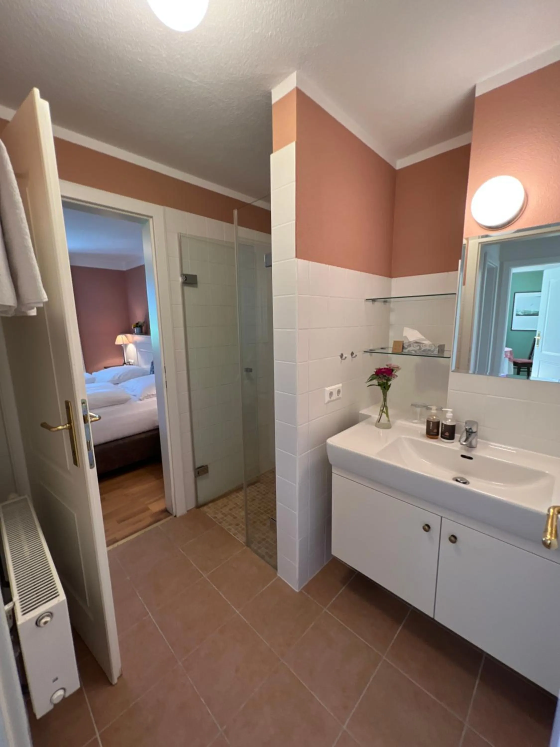 Bathroom, Bed in Landgasthof Hotel Linde