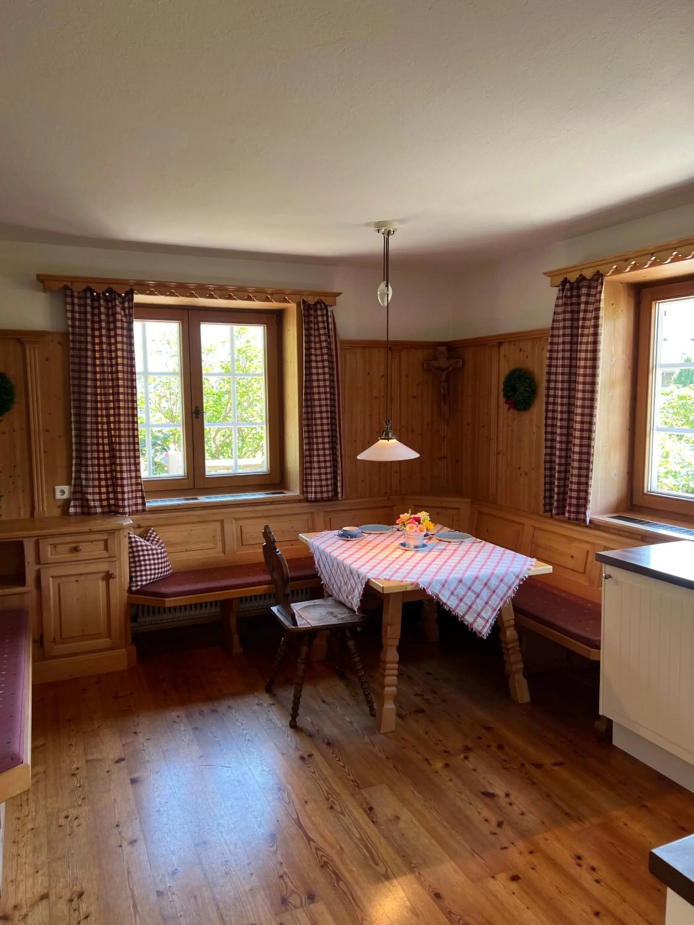 Dining area, Bed in Landgasthof Hotel Linde