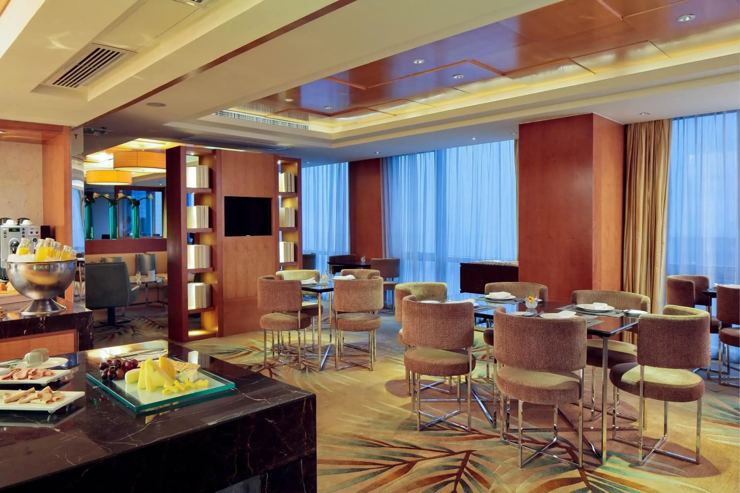 Executive King Room -Executive Lounge Access in Courtyard by Marriott Suzhou Executive King Room -Executive Lounge Access in Courtyard by Marriott Suzhou