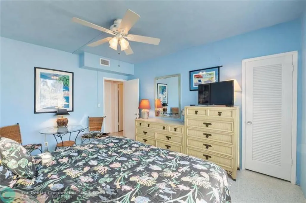 Bed in Holiday Isle Yacht Club