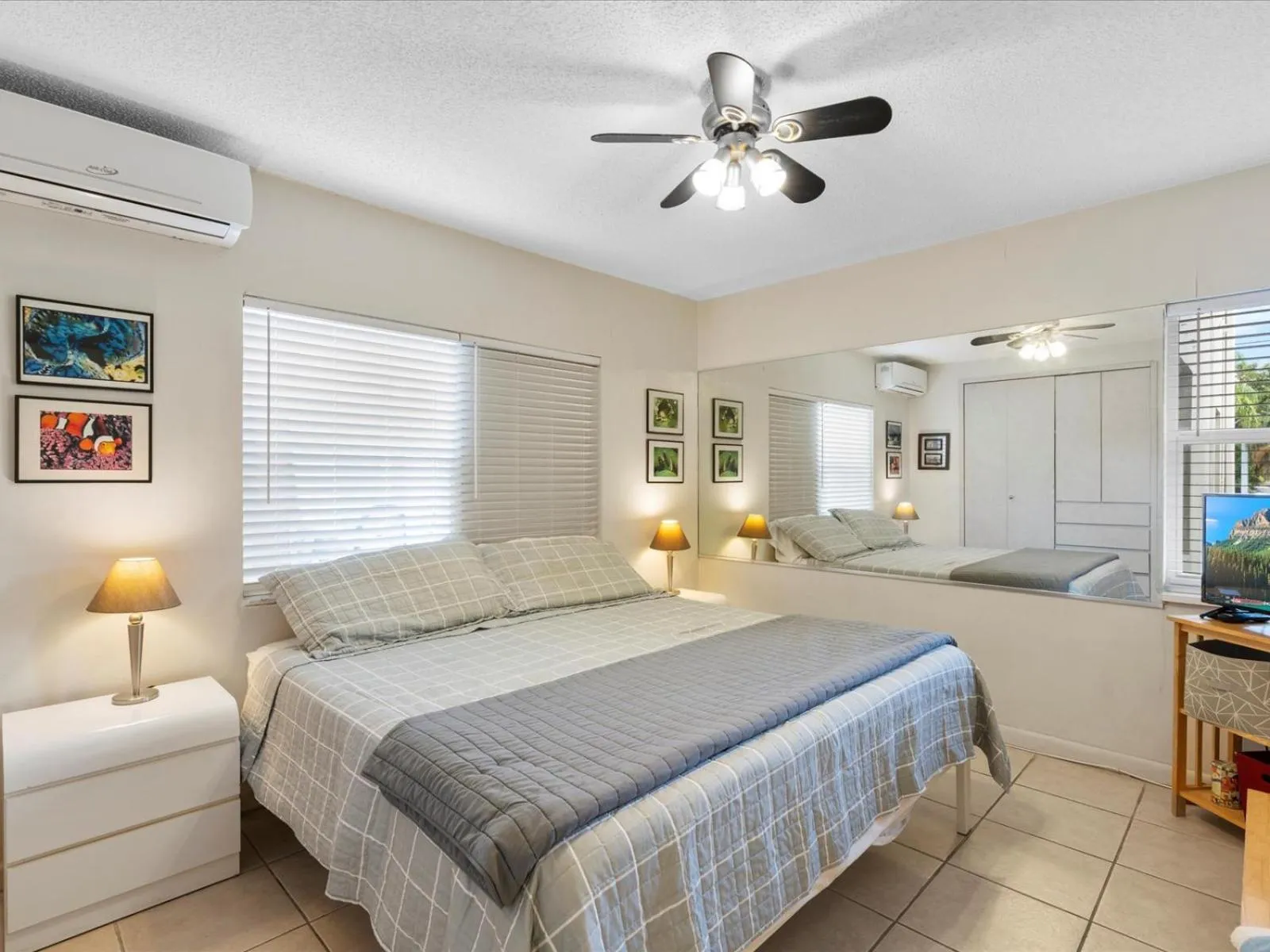 Bed in Holiday Isle Yacht Club