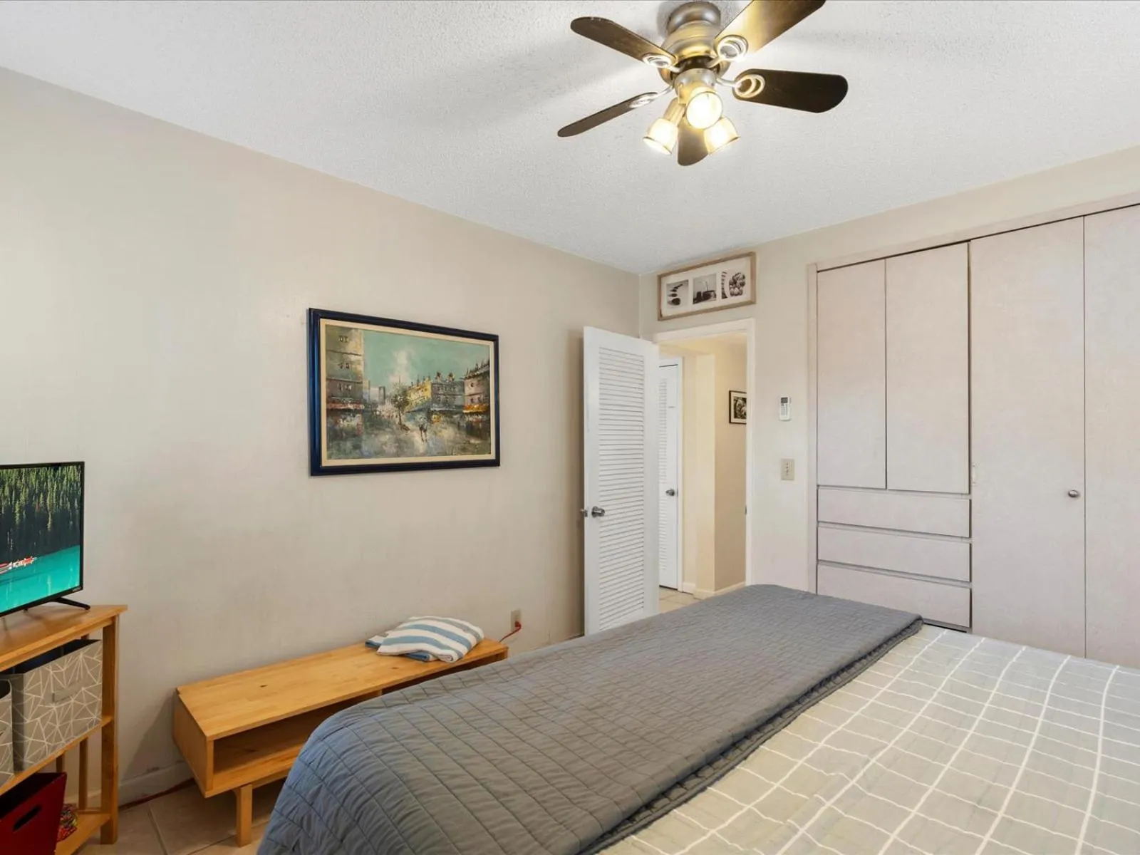 Bed in Holiday Isle Yacht Club