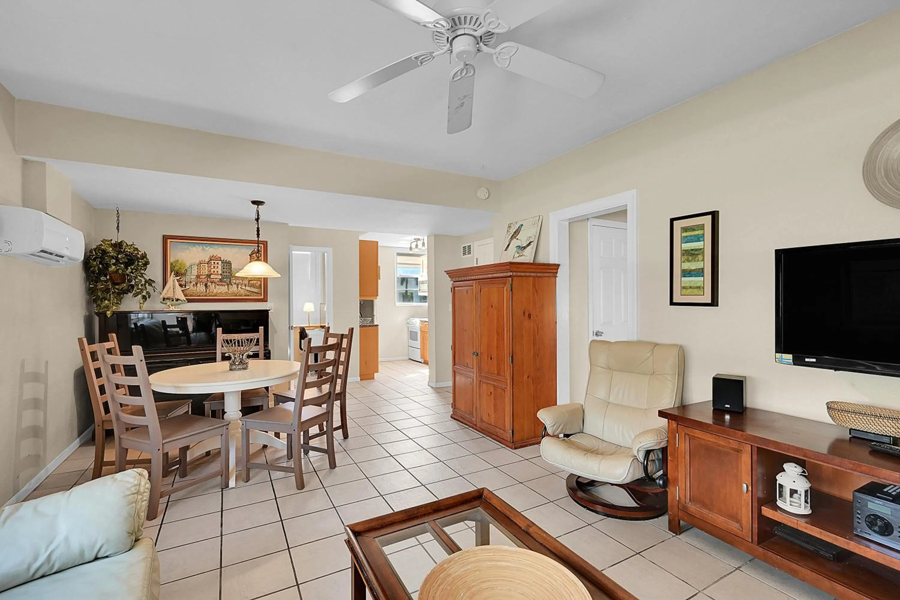 Holiday Isle Yacht Club