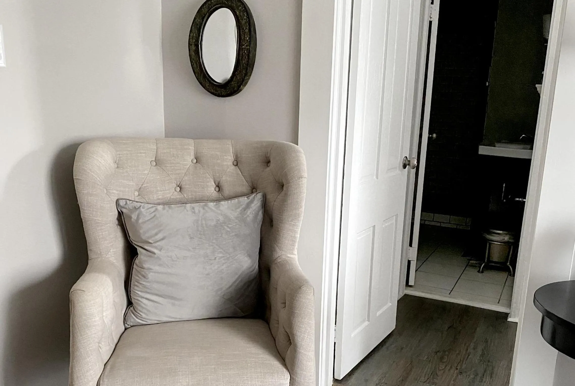 Seating area in Hotel Laurance