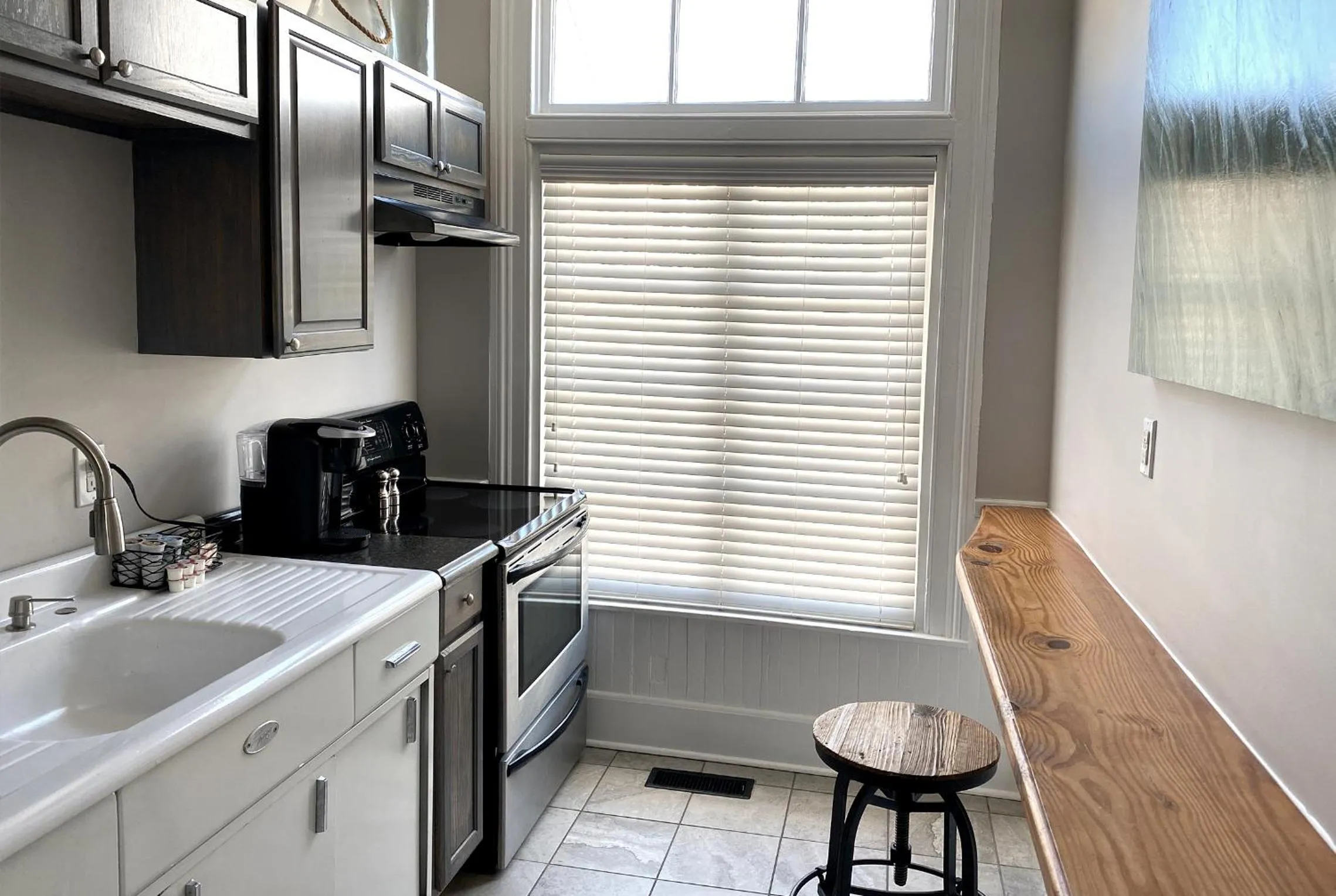 Coffee/tea facilities in Hotel Laurance