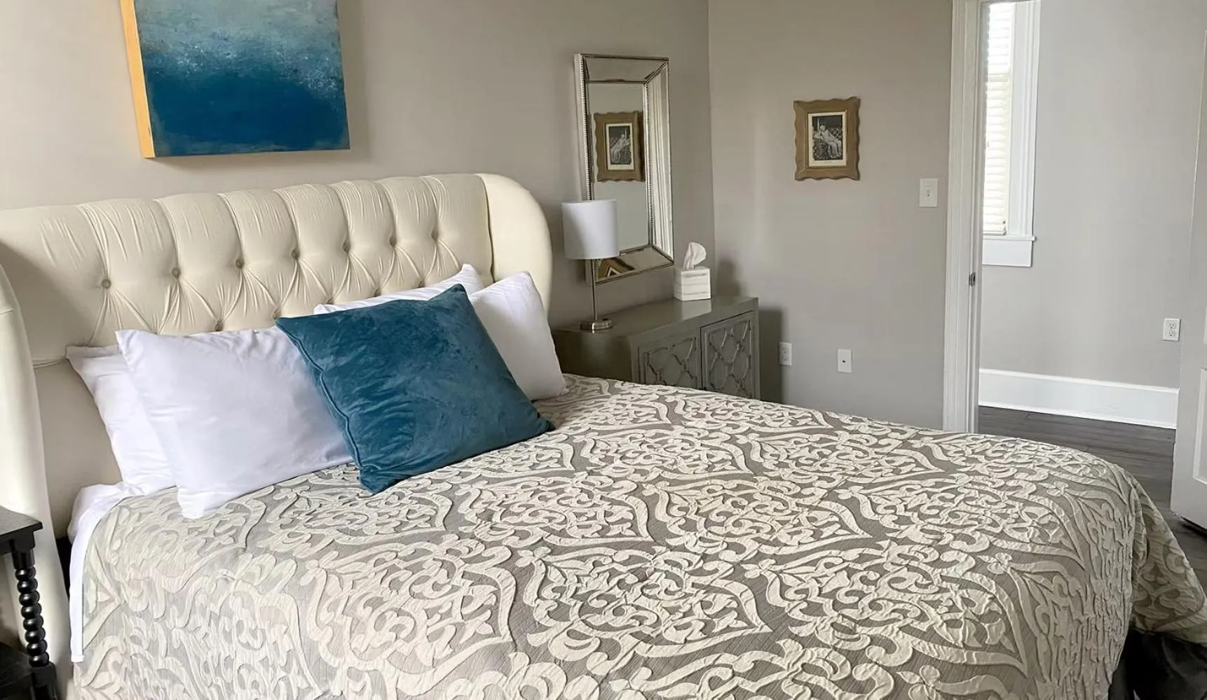 Bed in Hotel Laurance