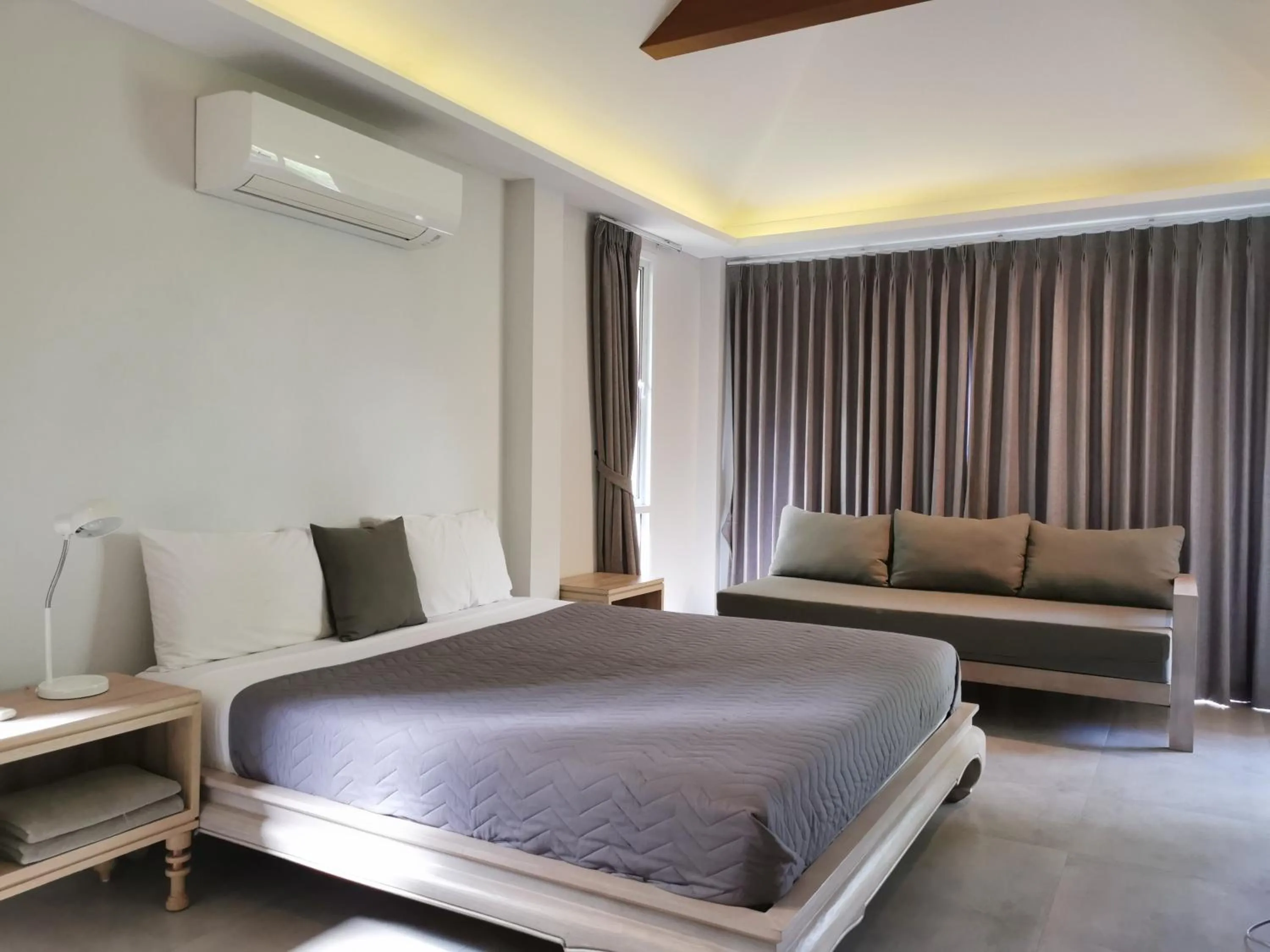 Bed in Phalarn Inn Resort