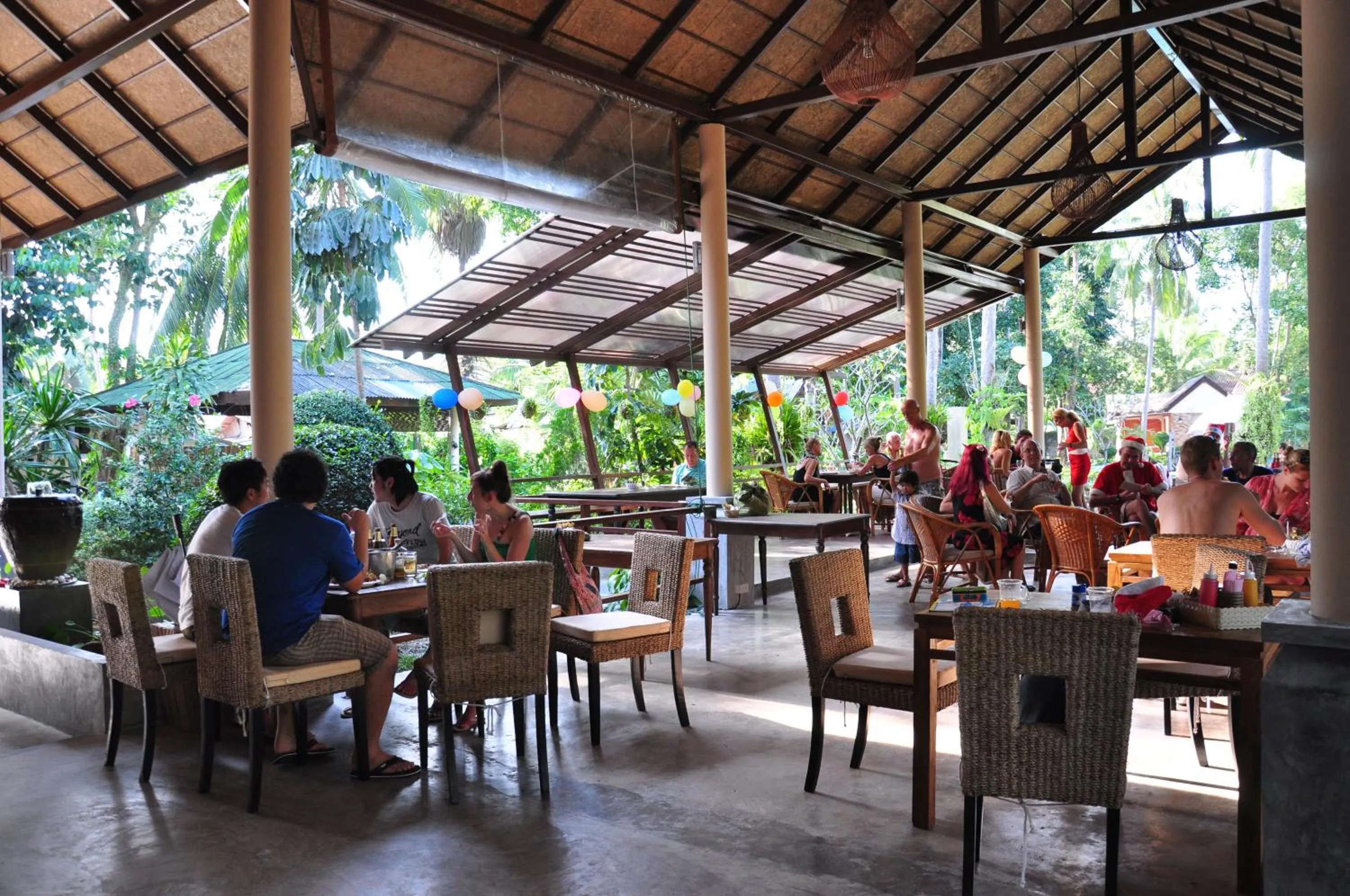 Restaurant/places to eat in Phalarn Inn Resort