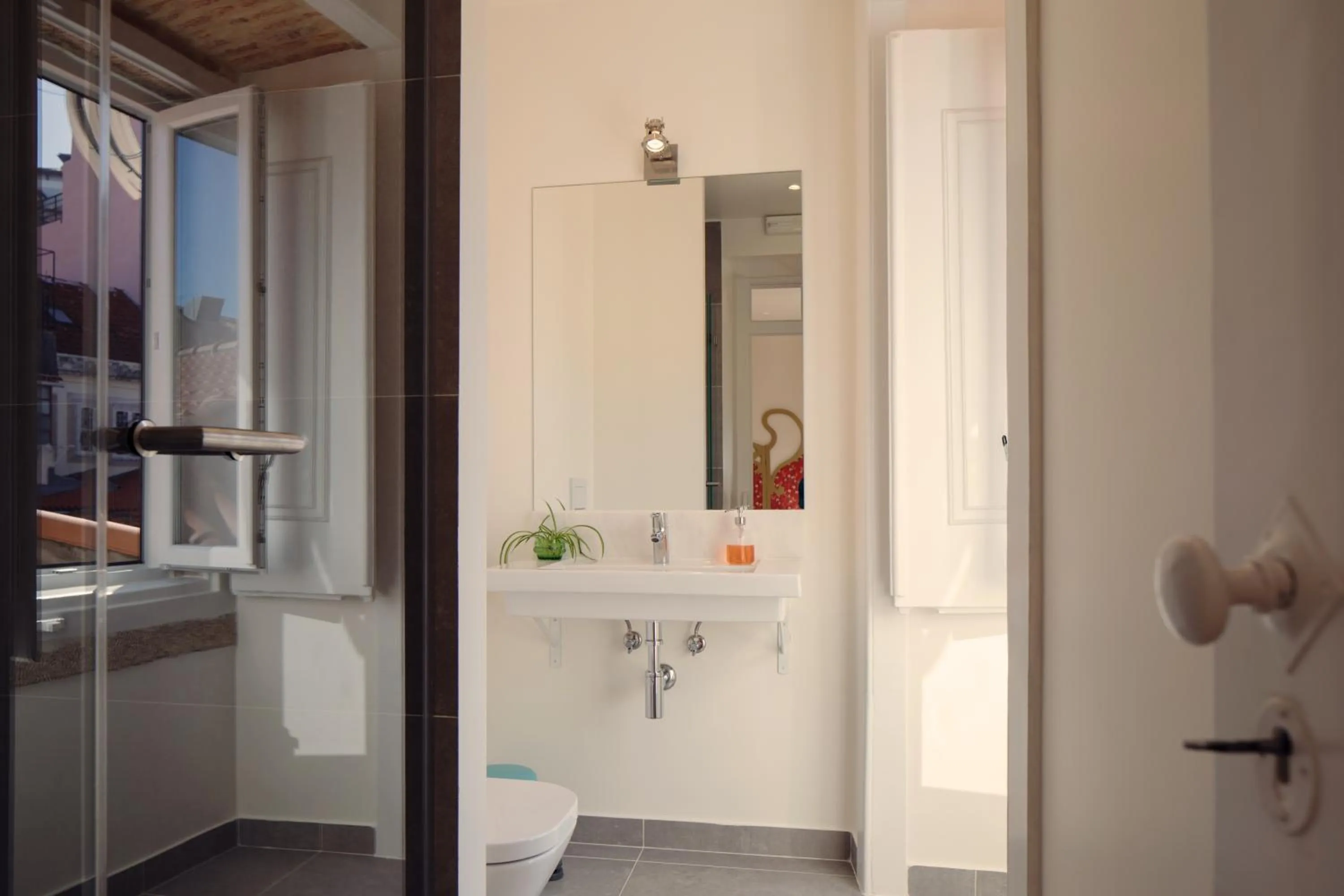 Bathroom in Lisbon Calling Rooms & Studio