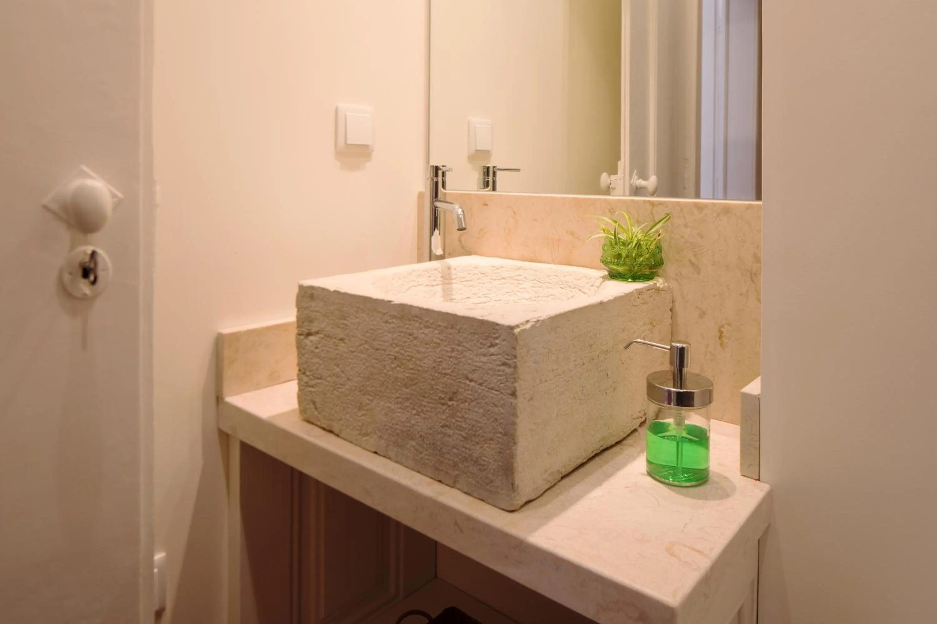 Bathroom in Lisbon Calling Rooms & Studio