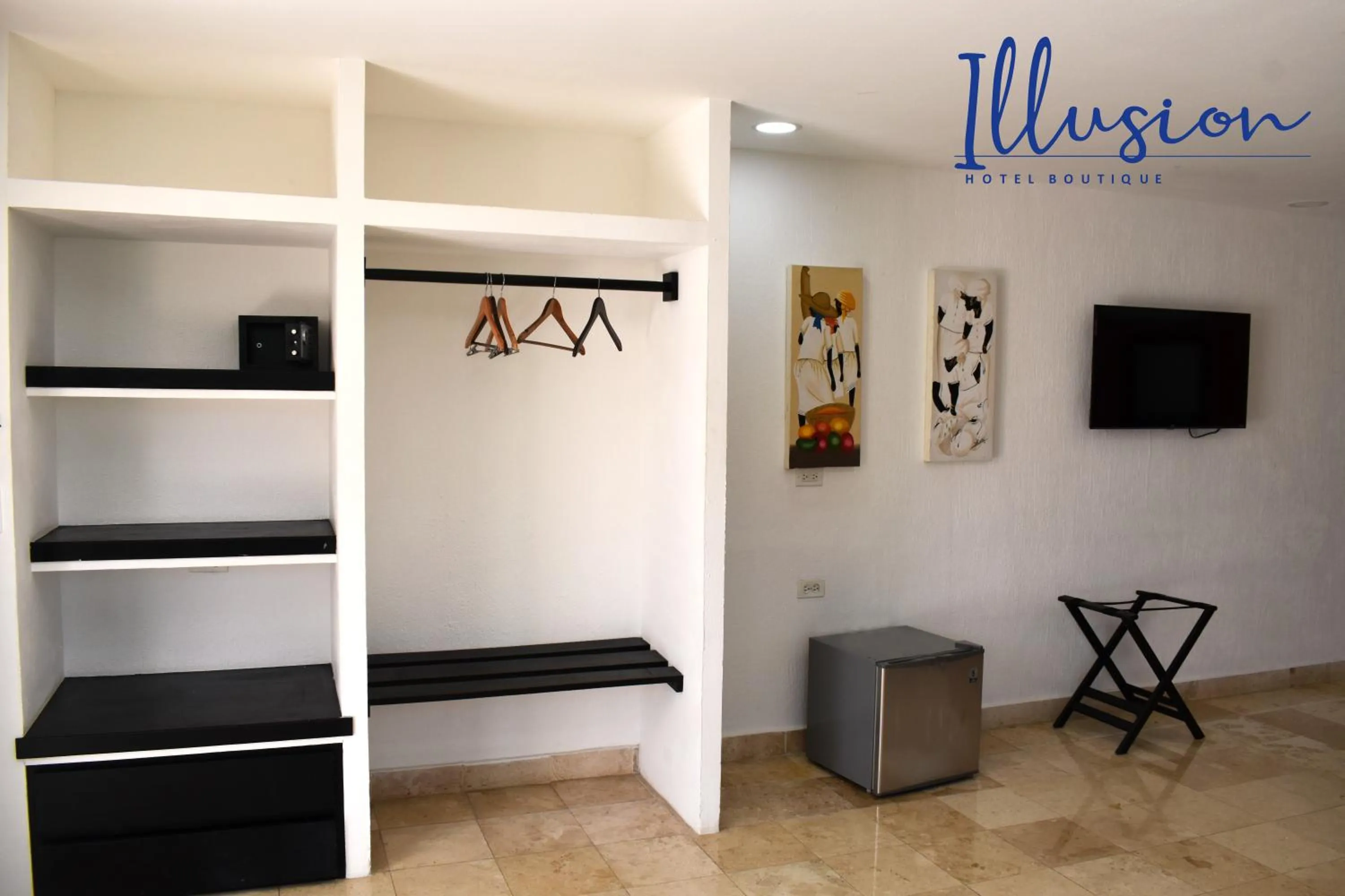 TV and multimedia in Illusion Boutique "Near Beach"