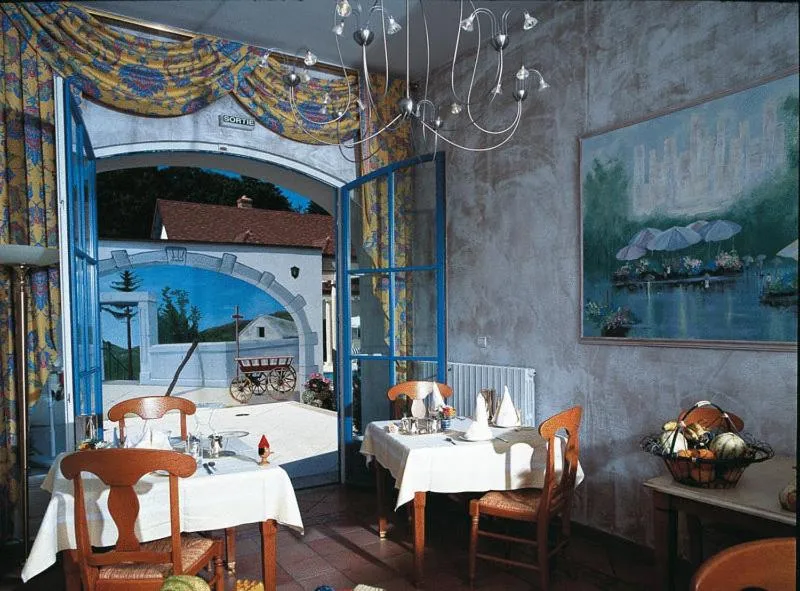 Restaurant/places to eat in Hotel Pinocchio