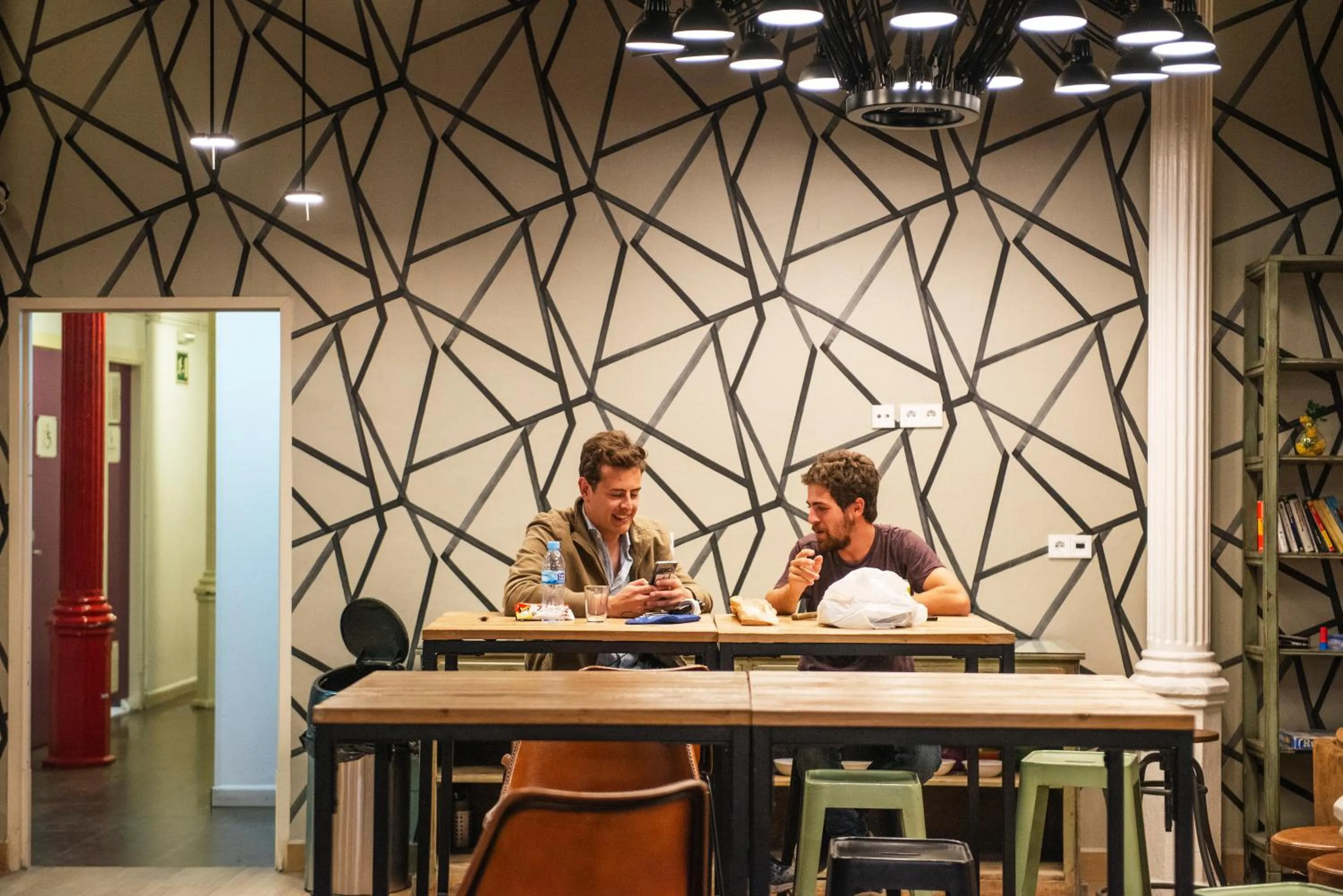 People in Safestay Barcelona Gothic