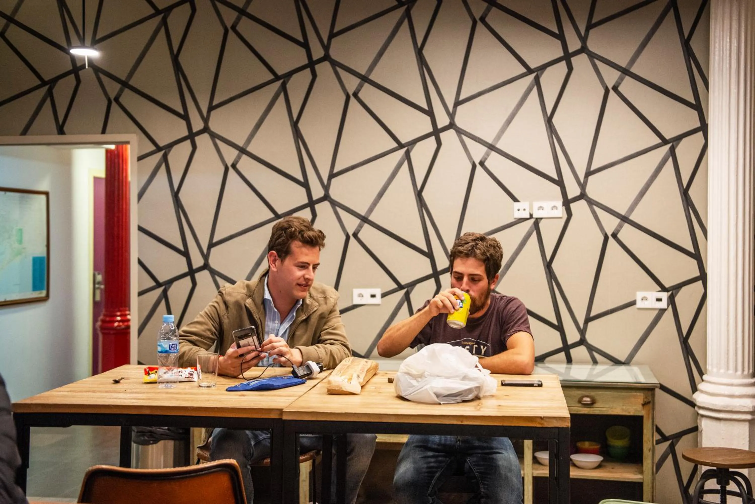 People in Safestay Barcelona Gothic