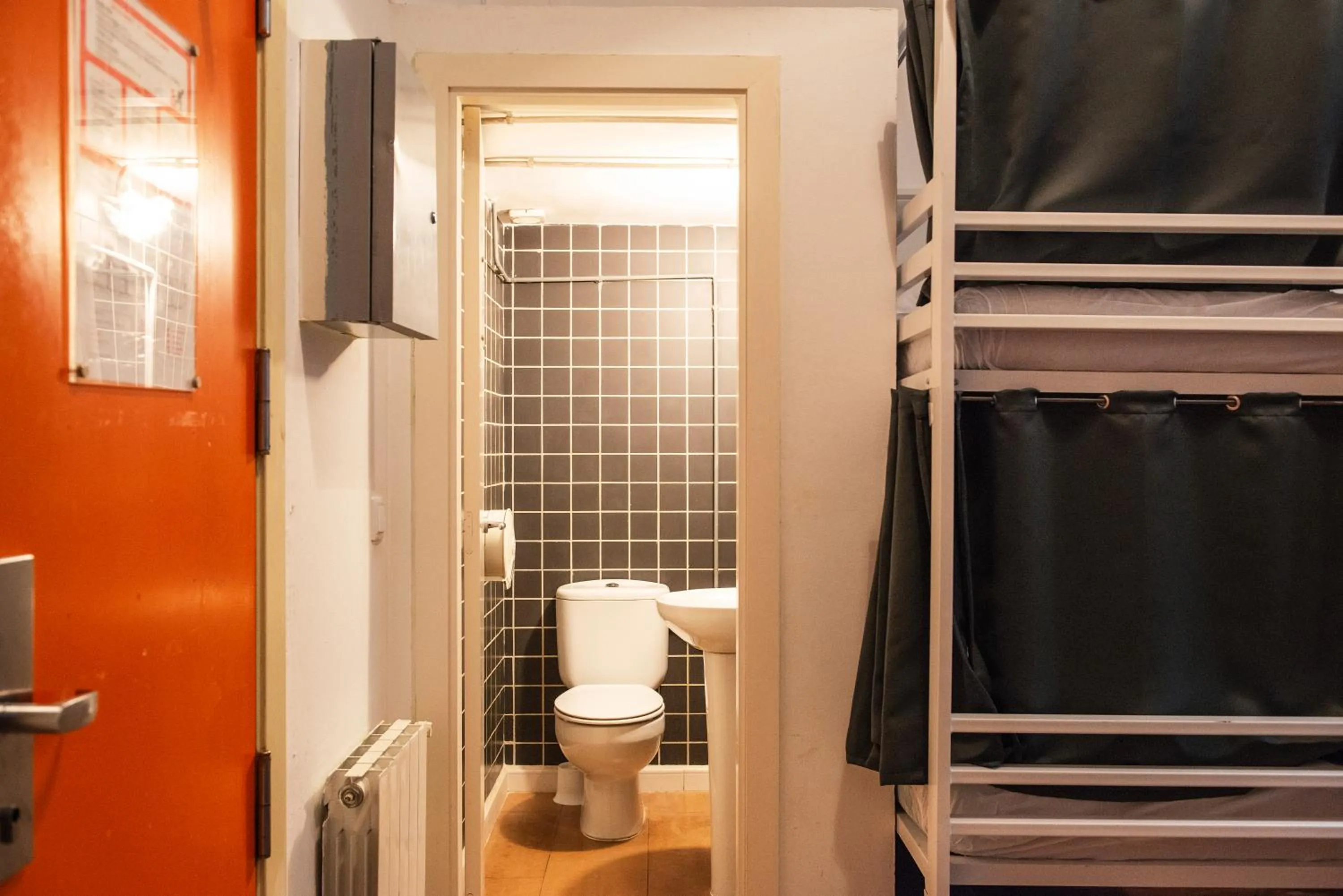 Bathroom in Safestay Barcelona Gothic