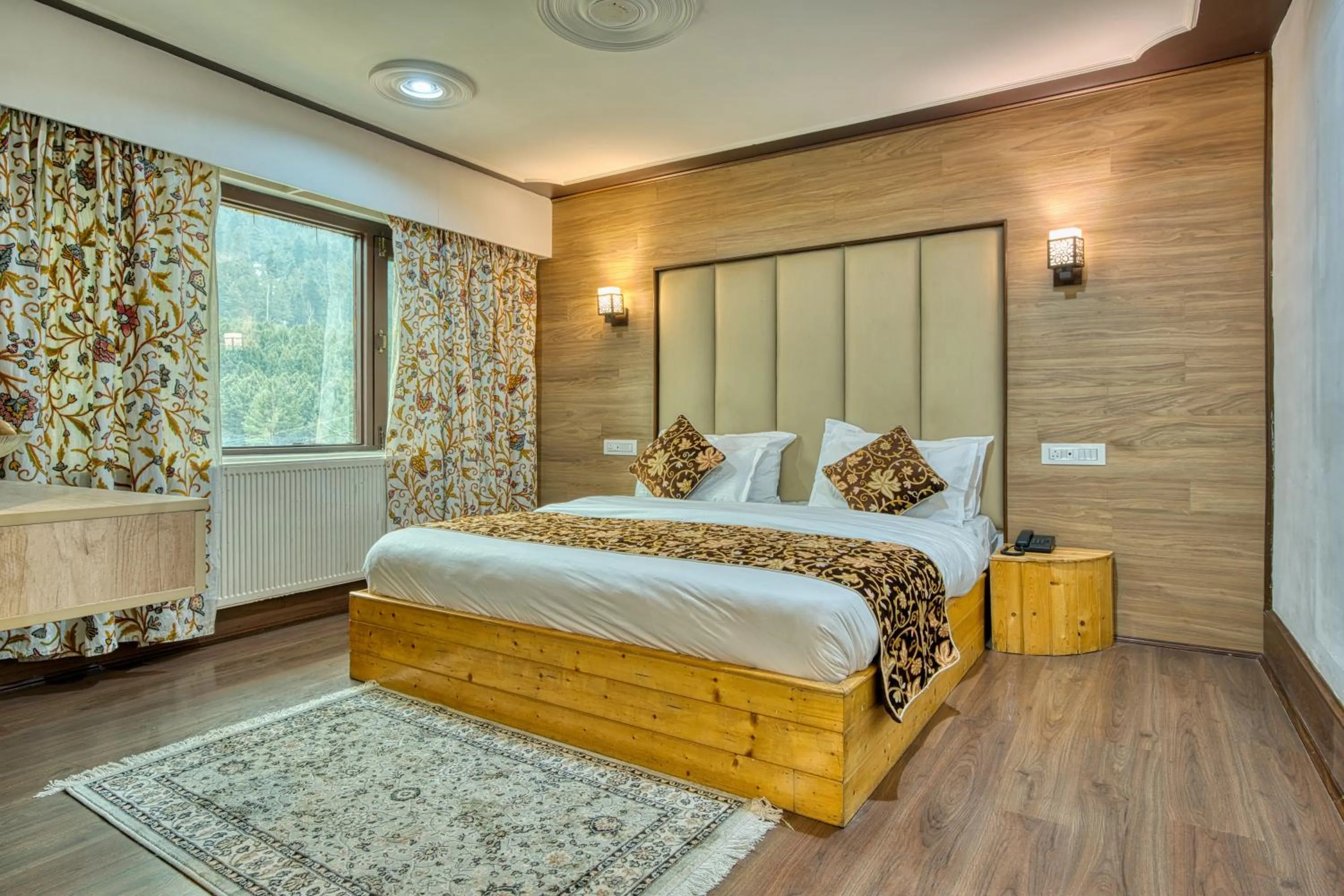 Bedroom, Bed in Hotel Baisaran Pahalgam