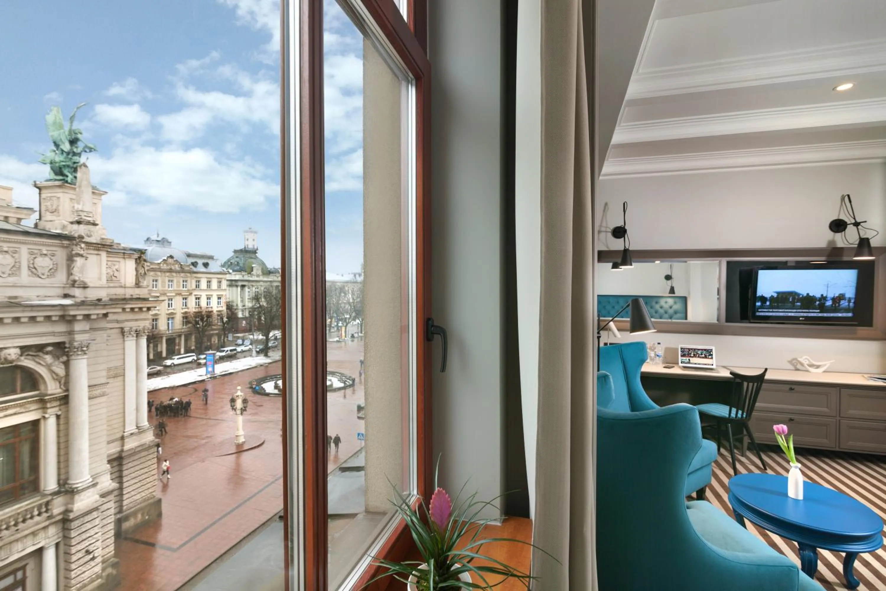 Seating area in PANORAMA Lviv Hotel