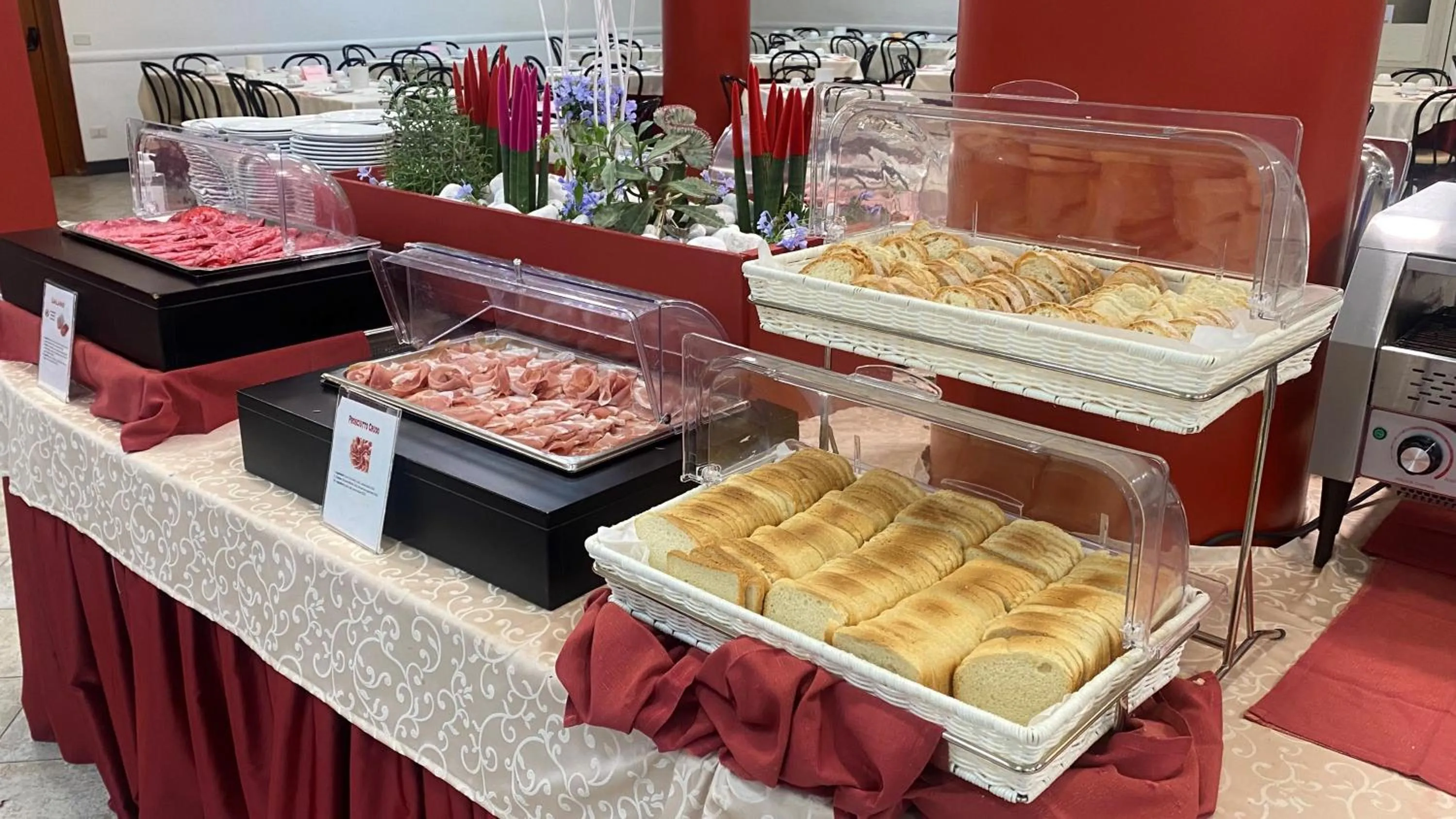 Food and drinks in Hotel Casa Tra Noi