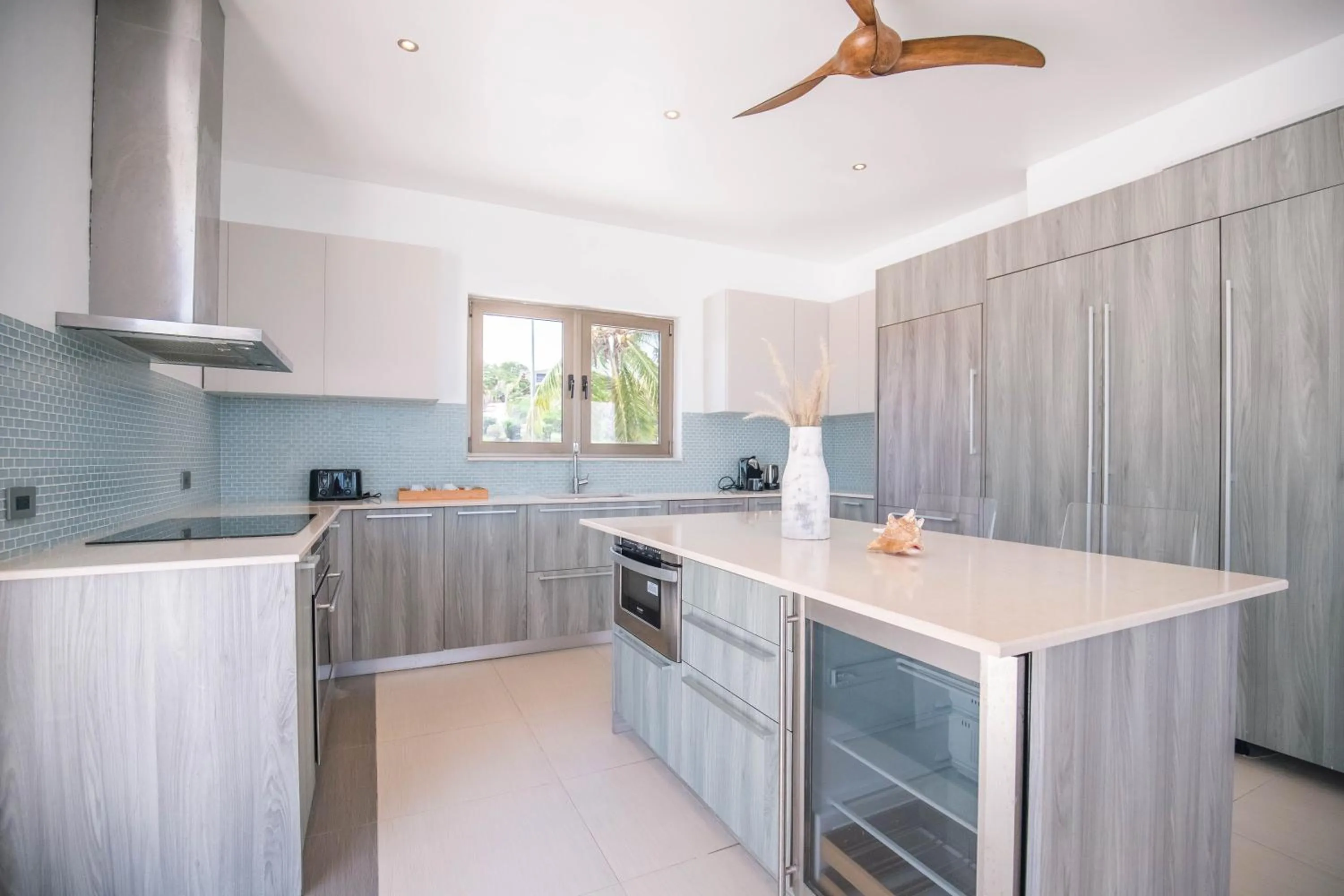 kitchen in Hodges Bay Resort & Spa, an HQ Luxury Resort & Residences