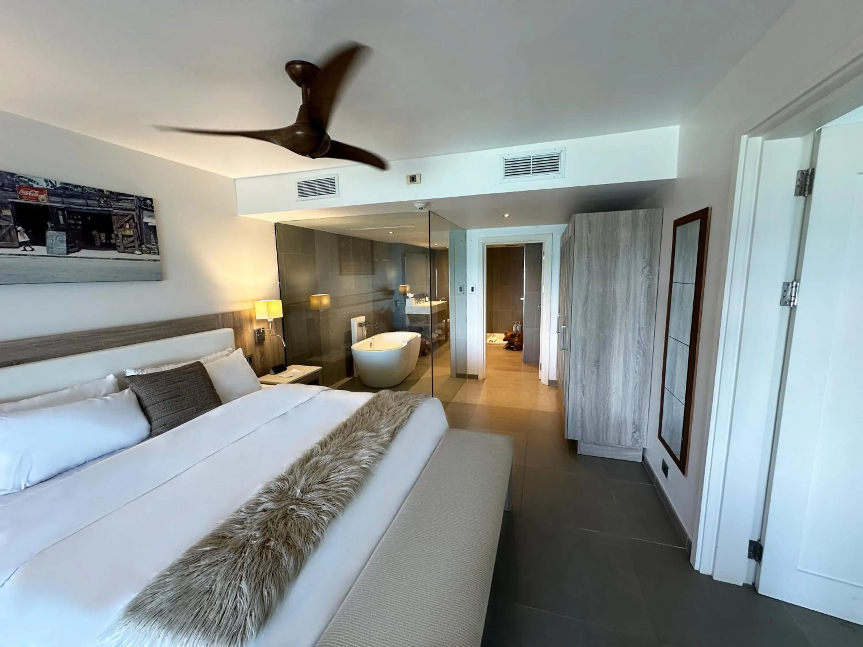 Restaurant/places to eat, Bed in Hodges Bay Resort & Spa, an HQ Luxury Resort & Residences