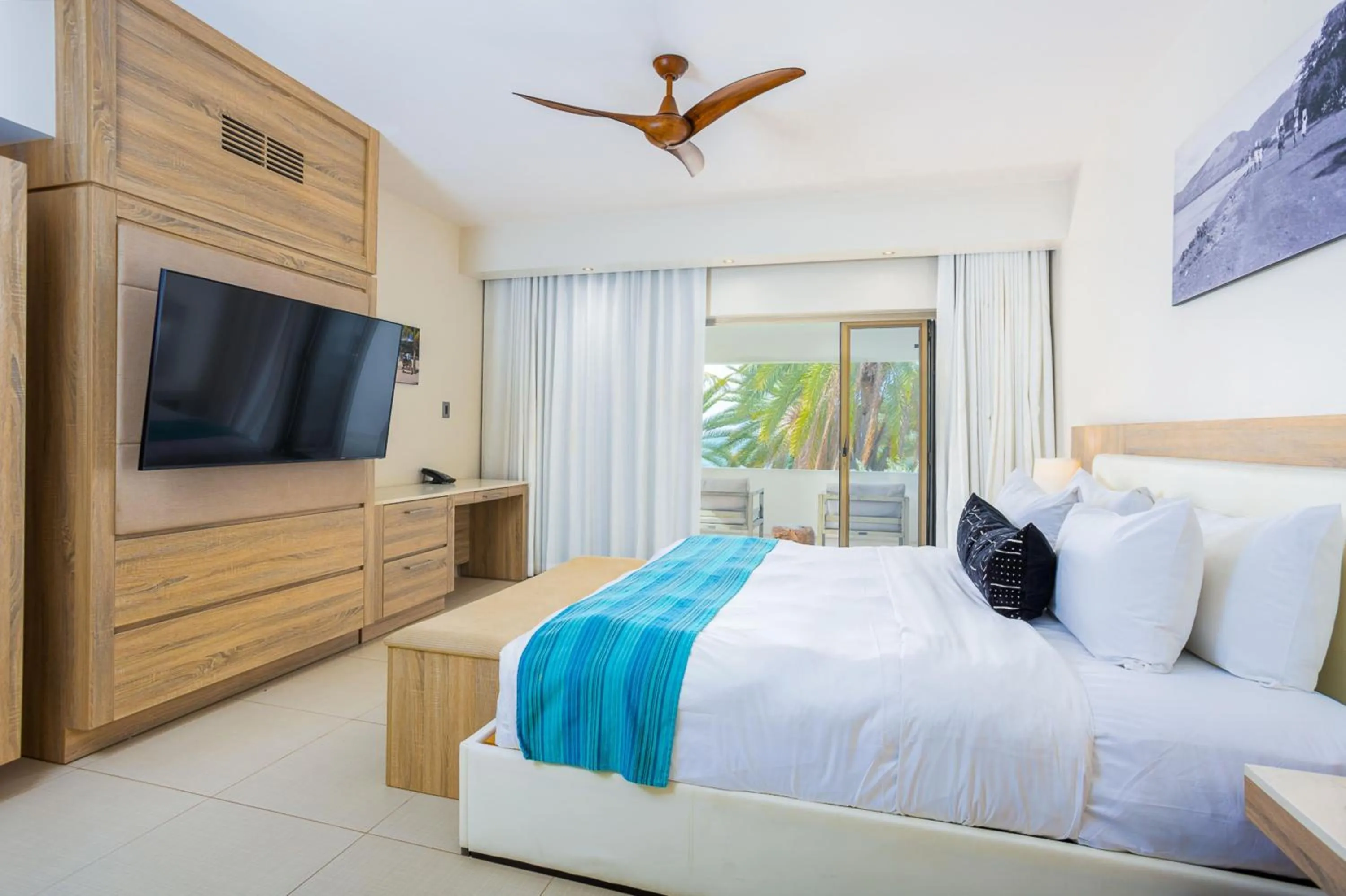Photo of the whole room, Bed in Hodges Bay Resort & Spa, an HQ Luxury Resort & Residences
