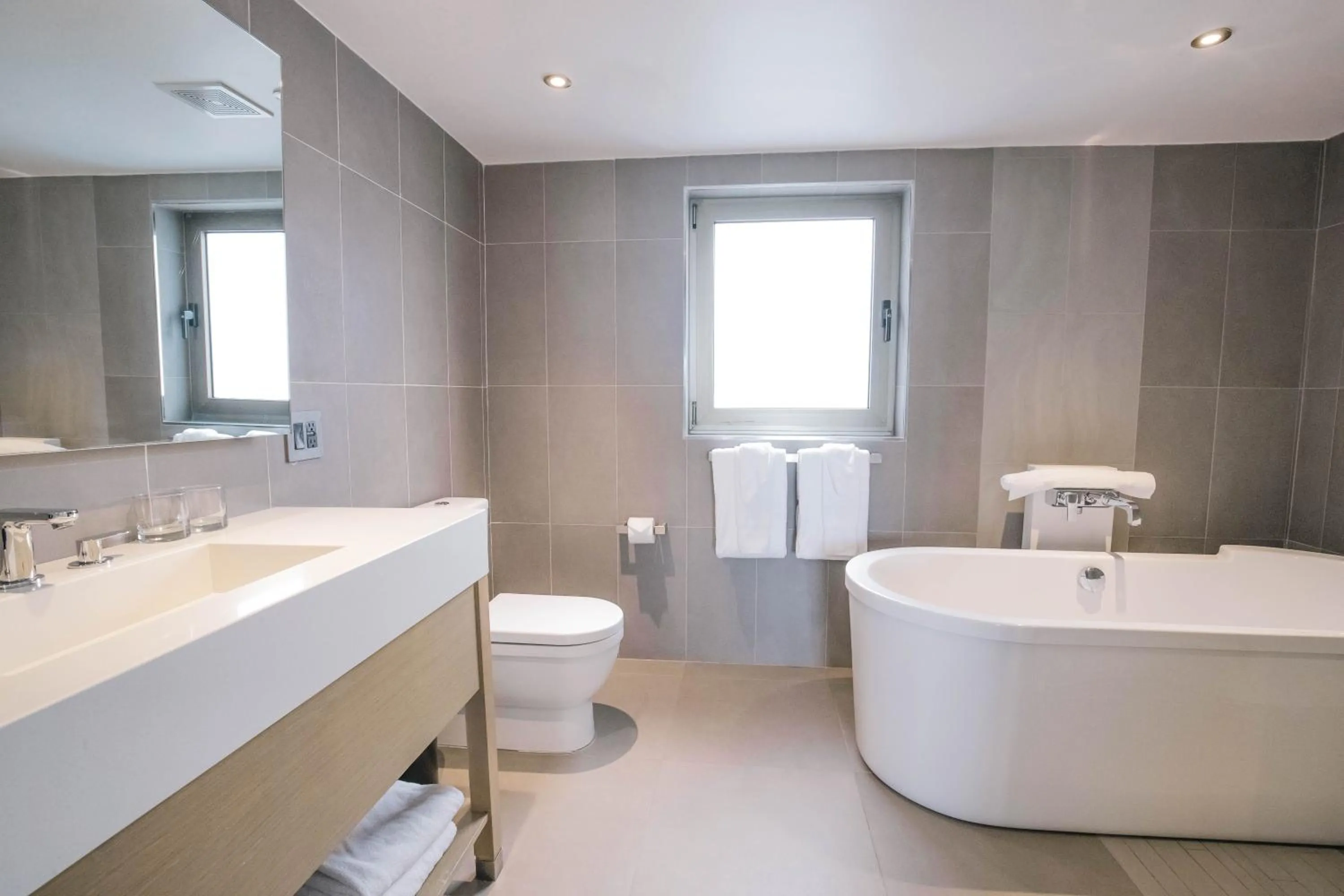 Restaurant/places to eat in Hodges Bay Resort & Spa, an HQ Luxury Resort & Residences