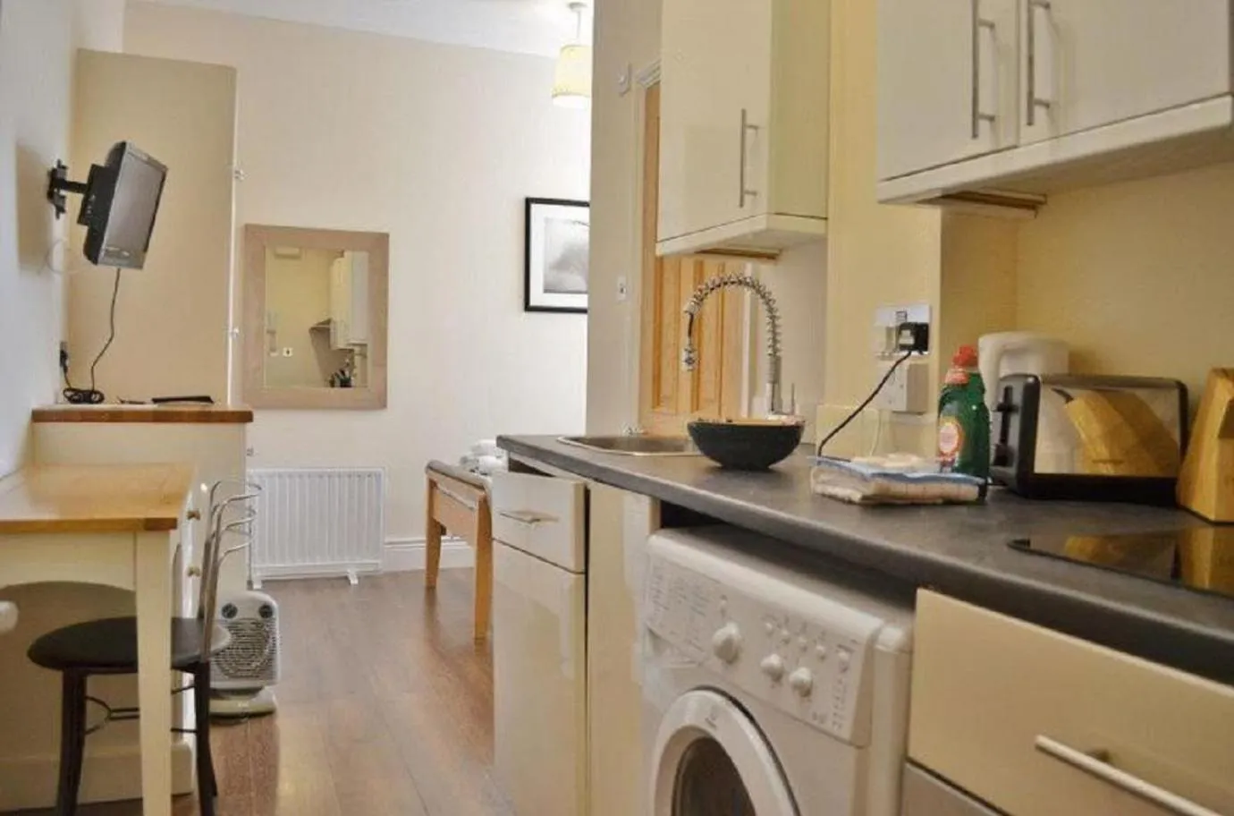 Kitchen or kitchenette in Noa Residence