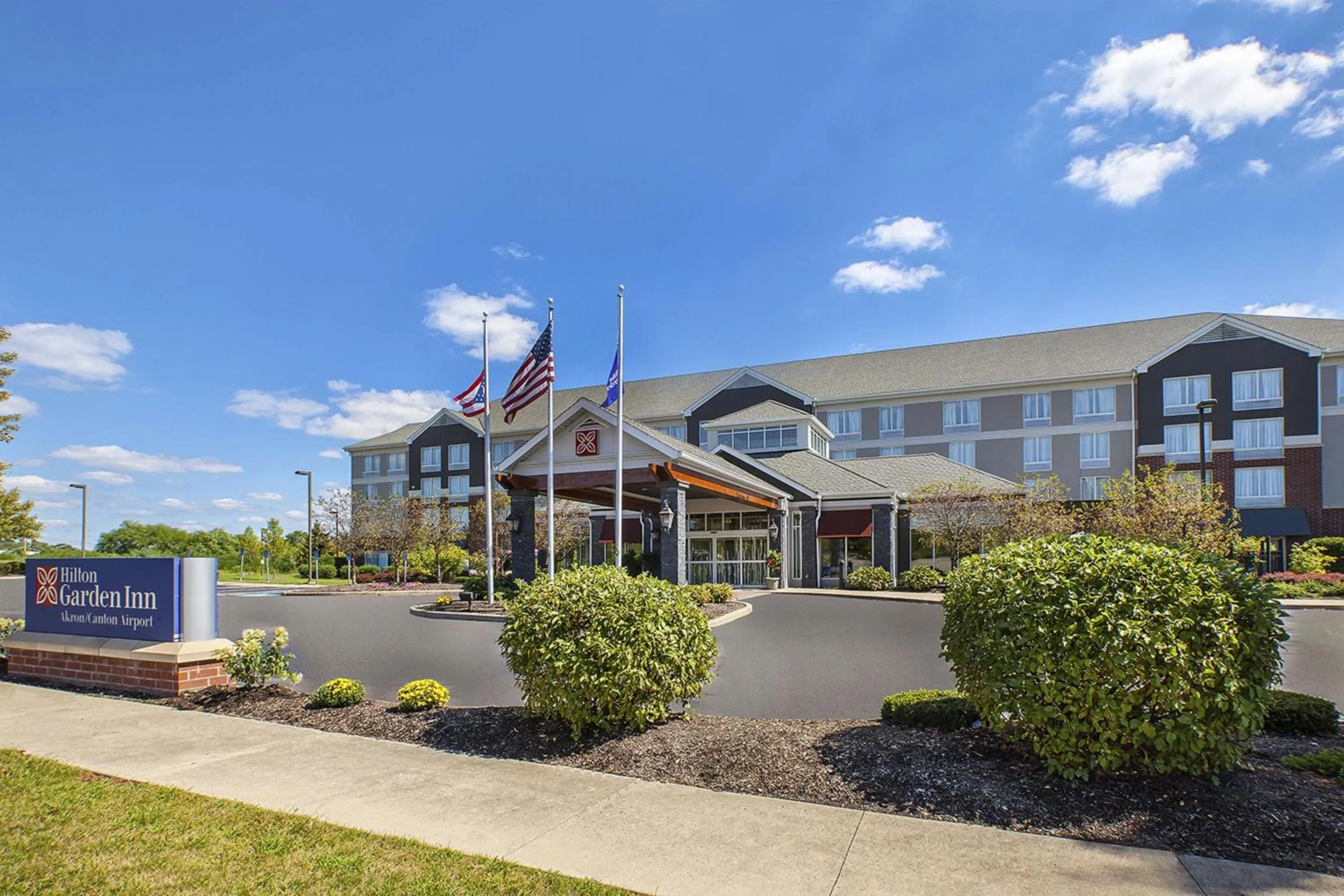 Property building in Hilton Garden Inn Akron-Canton Airport