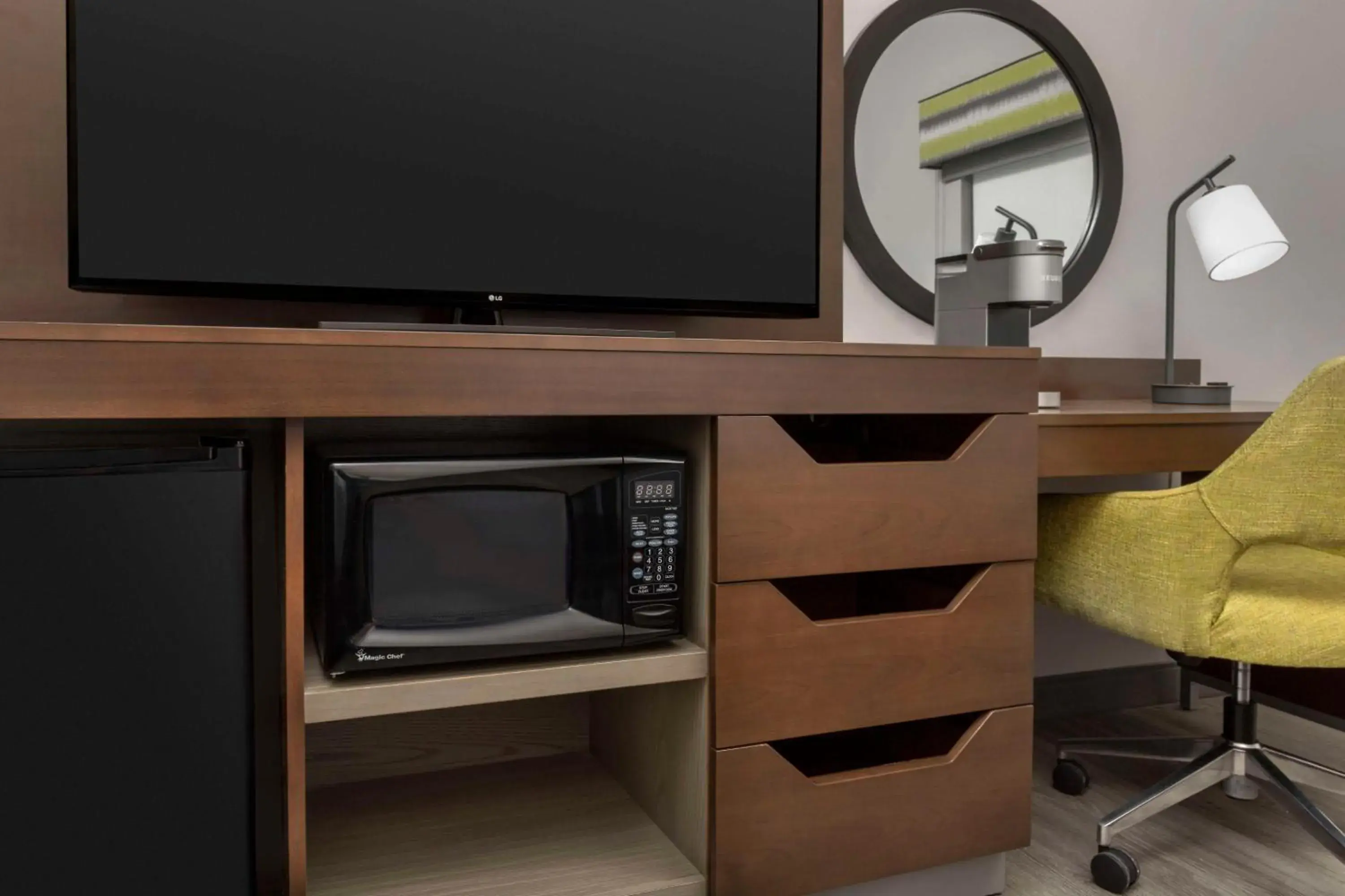 King Room with King Bed - Non-Smoking in Hampton Inn Birmingham I-65/Lakeshore Drive King Room with King Bed - Non-Smoking in Hampton Inn Birmingham I-65/Lakeshore Drive