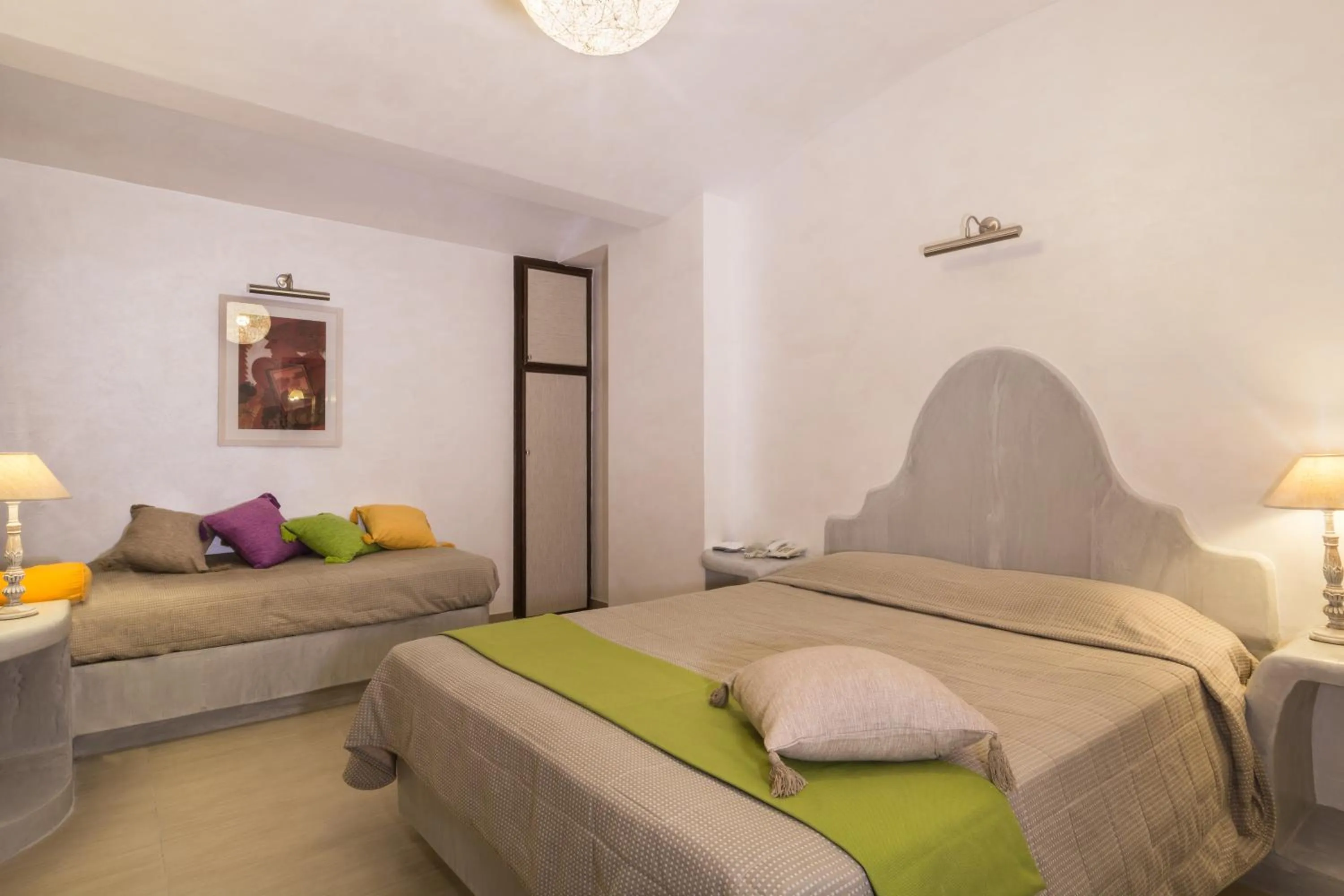 Bed in Hotel Sunrise