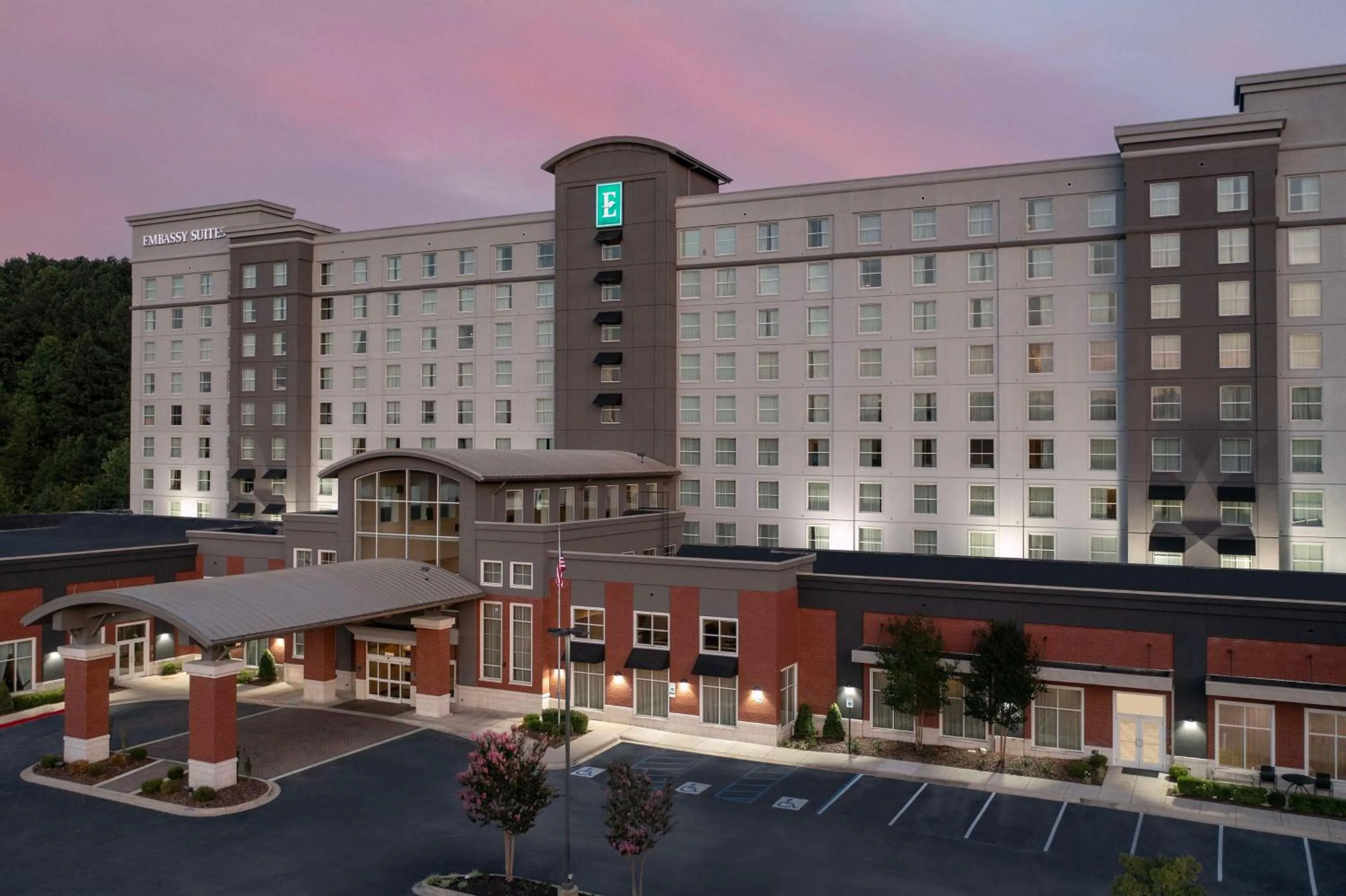 Property building in Embassy Suites by Hilton Birmingham Hoover