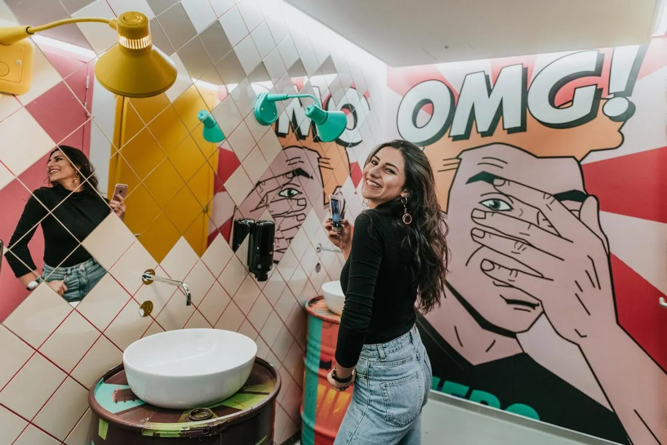 Property building in Via Amsterdam