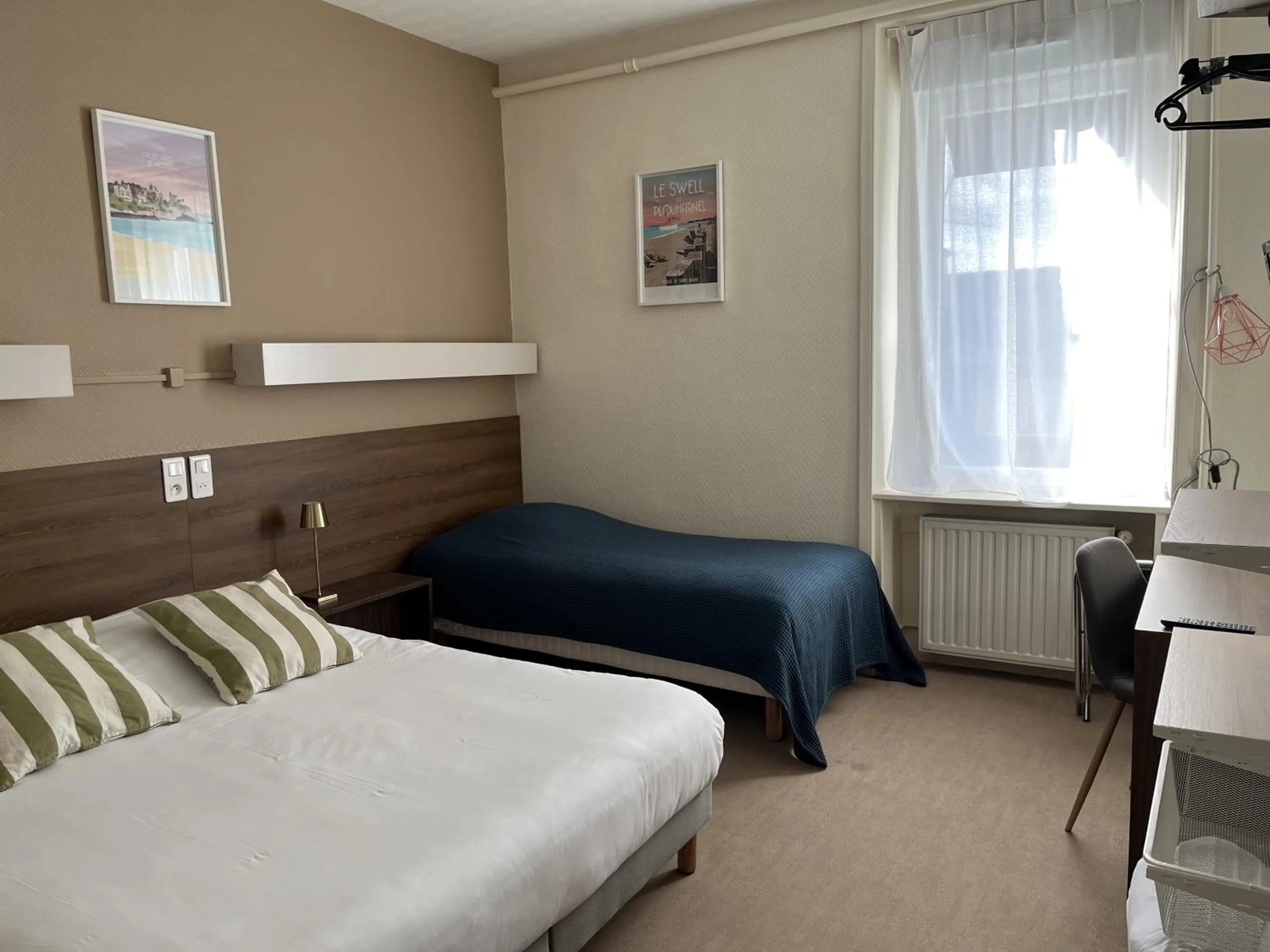 Photo of the whole room, Bed in Anne De Bretagne